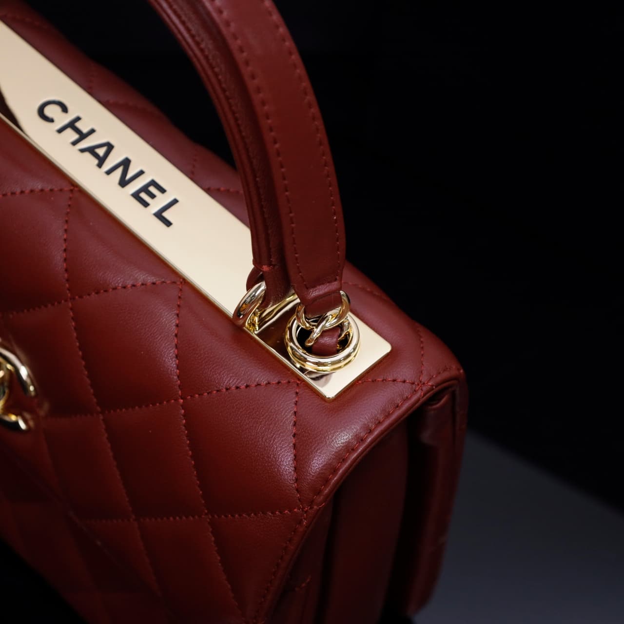 SMALL FLAP BAG WITH TOP HANDLE Lambskin Gold Metal Burgundy A