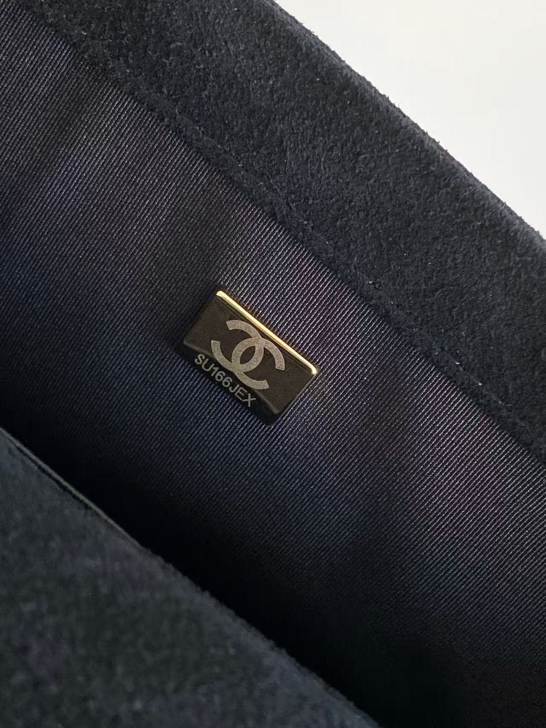 Chanel Classic Flap bag in Black Suede & Gold-Tone Metal AS5987 A