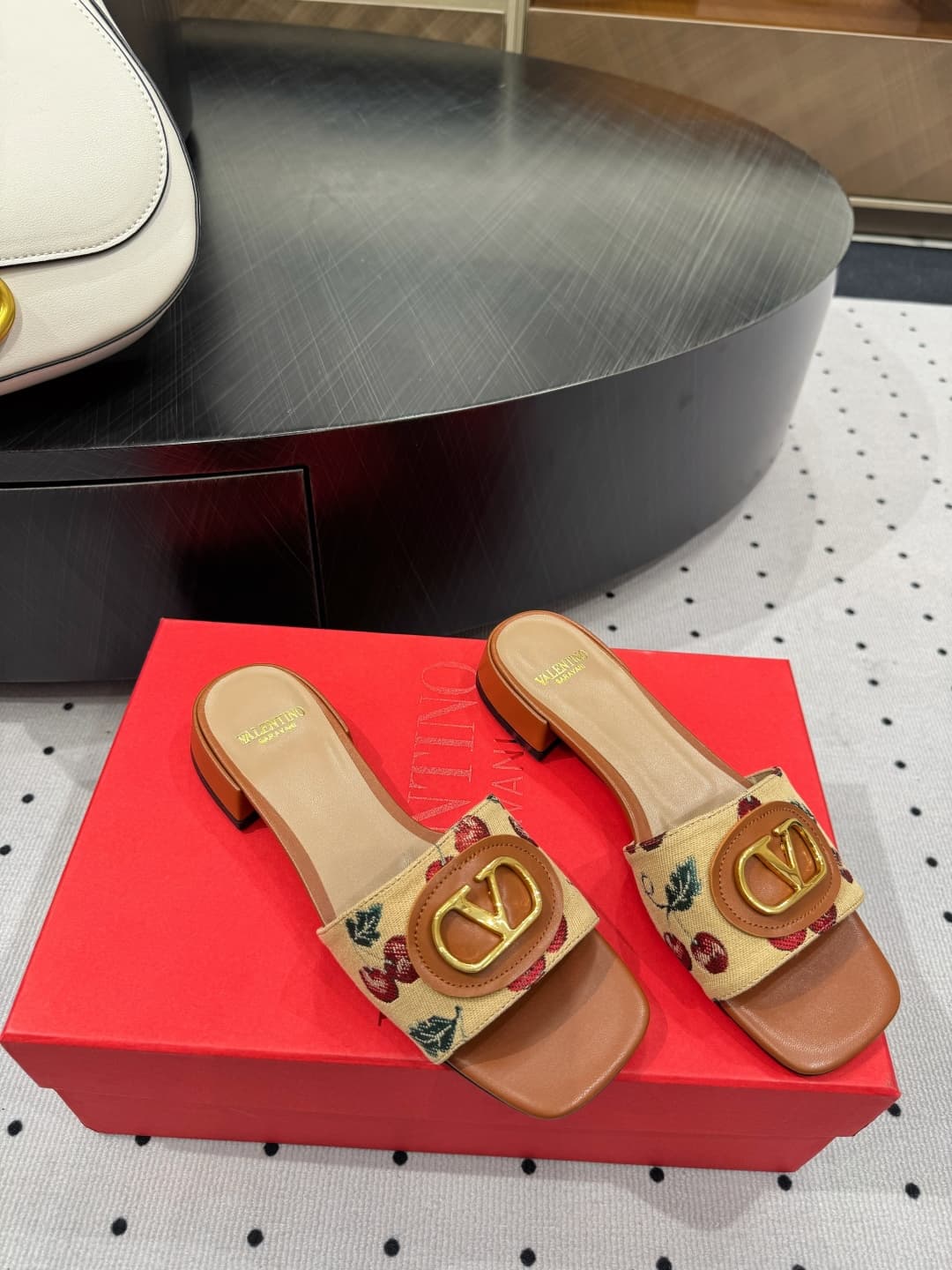 Valentino Sandal shoes Low Women