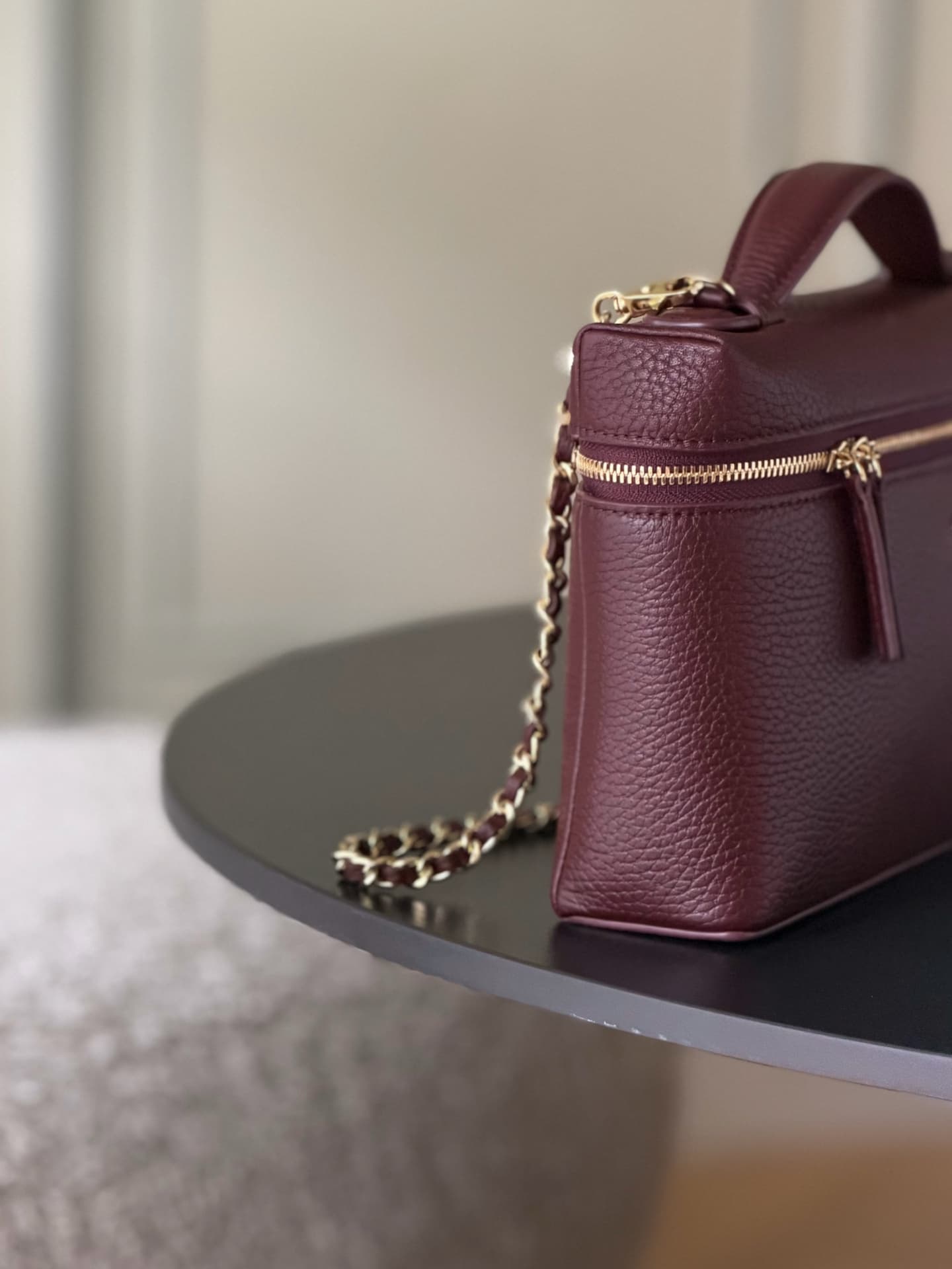 Chanel Large Vanity with chain Grained Calfskin & Gold-Tone Metal Burgundy AS5347 A