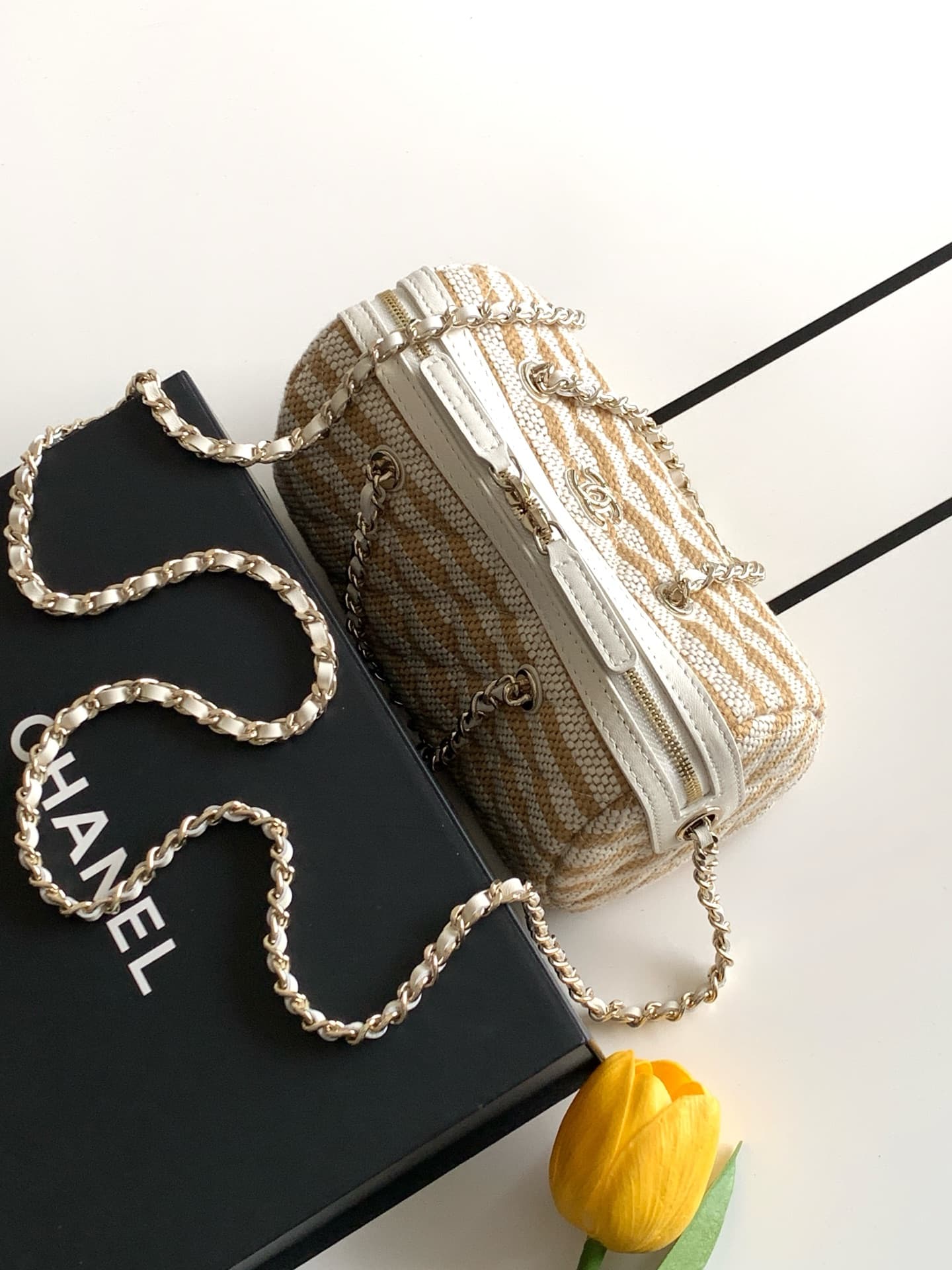 Chanel Clutch with Chain Printed Fabric & Gold-Tone Metal Beige & Light Beige AP4986 A