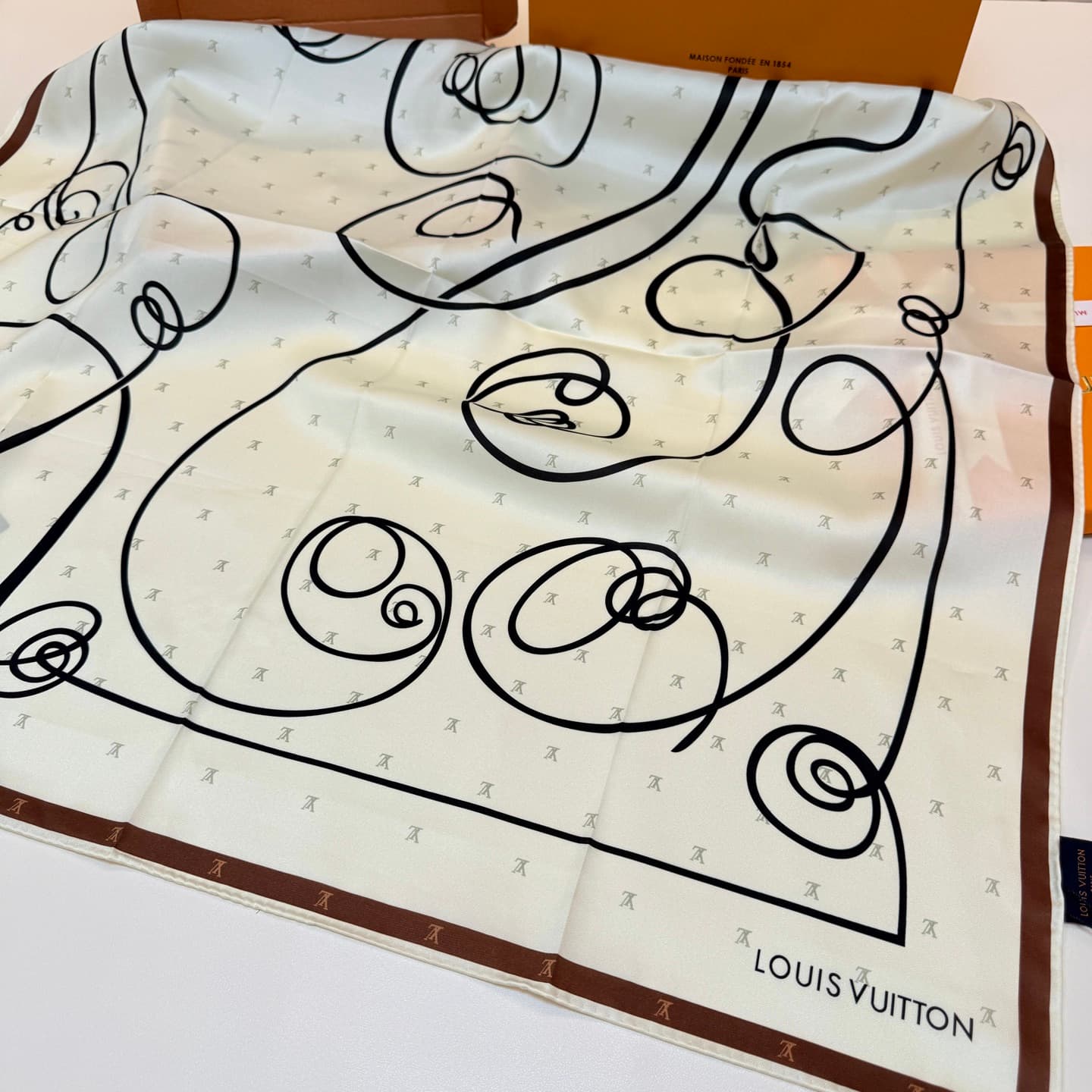 Louis Vuitton Chemin Faisant By Andrée Putman Square 90