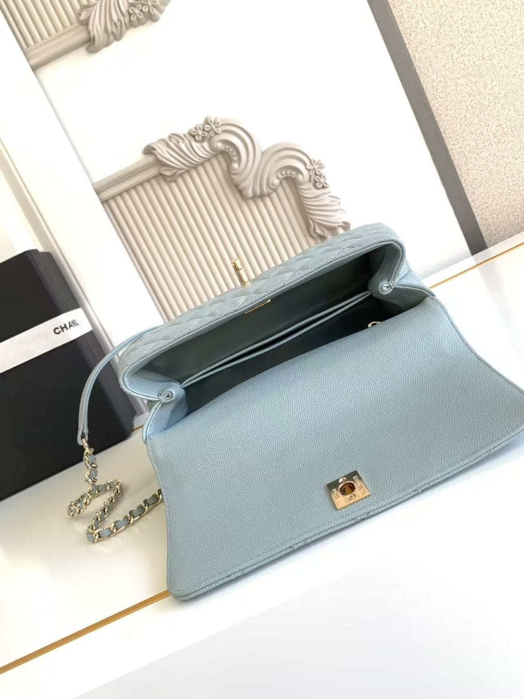 FLAP BAG WITH TOP HANDLE Grained Calfskin & Gold-Tone Metal A92990 Blue Binding A