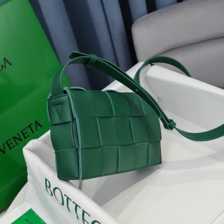 BV CASSETTE BAG Lambskin High