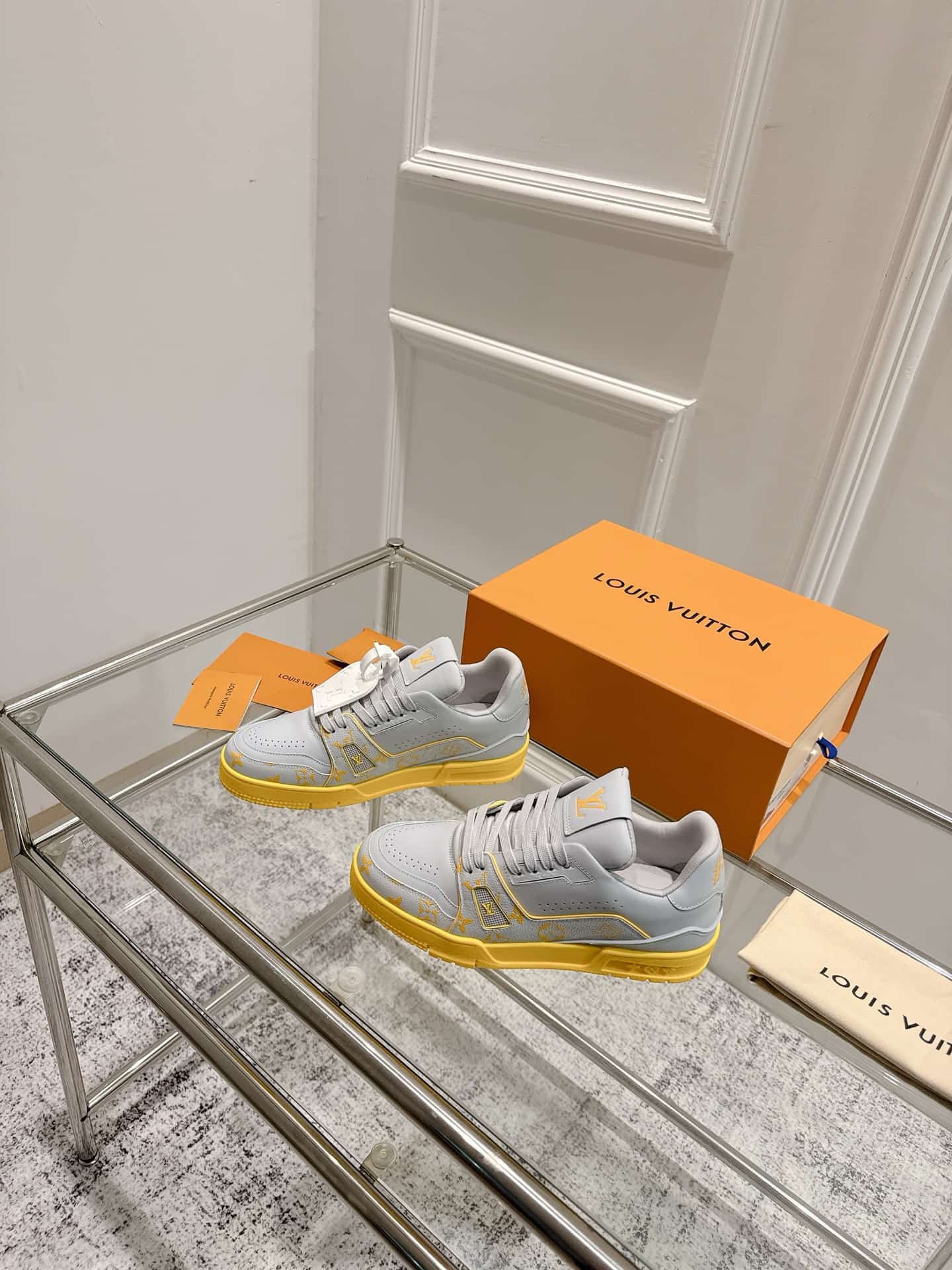 Louis Vuitton Trainer Sneaker shoes Women