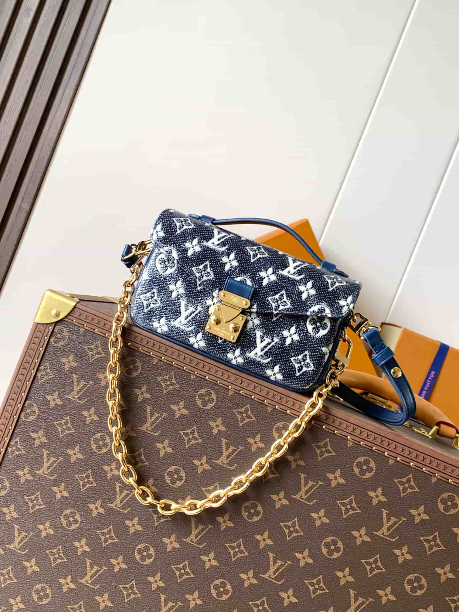 Louis Vuitton Pochette Métis East West bag Blue Denim Monogram Canvas M22834  High