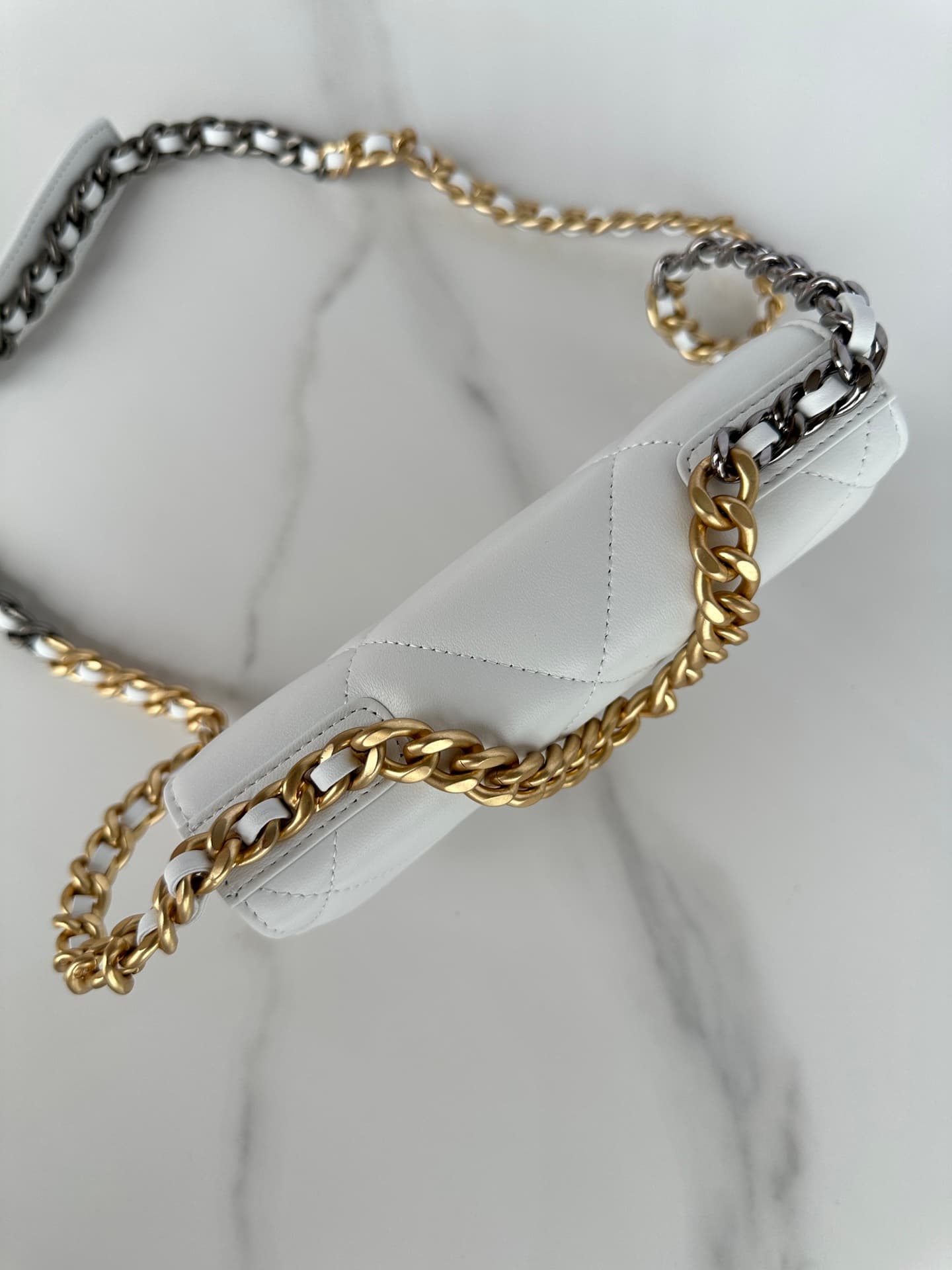 Chanel Wallet on Chain Lambskin Leather & Gold-Tone Metal White AP0957 A