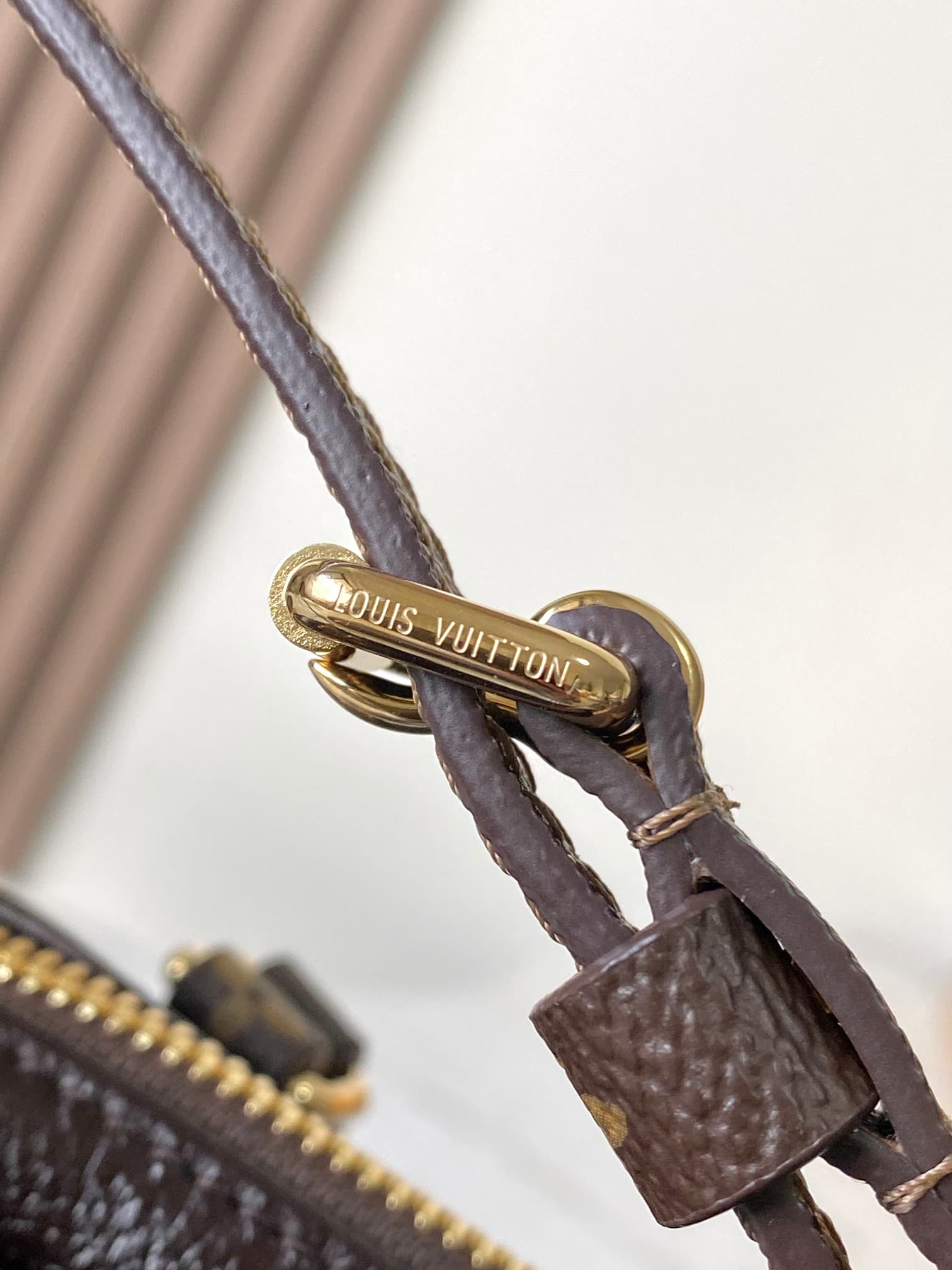 Louis Vuitton Express MM Calfskin leather Monogram Saga/Acajou M26359 TOP