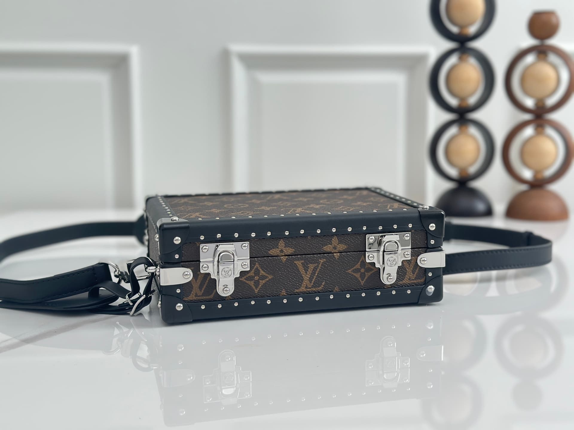 Louis Vuitton Clutch Box Monogram coated canvas M20252 High