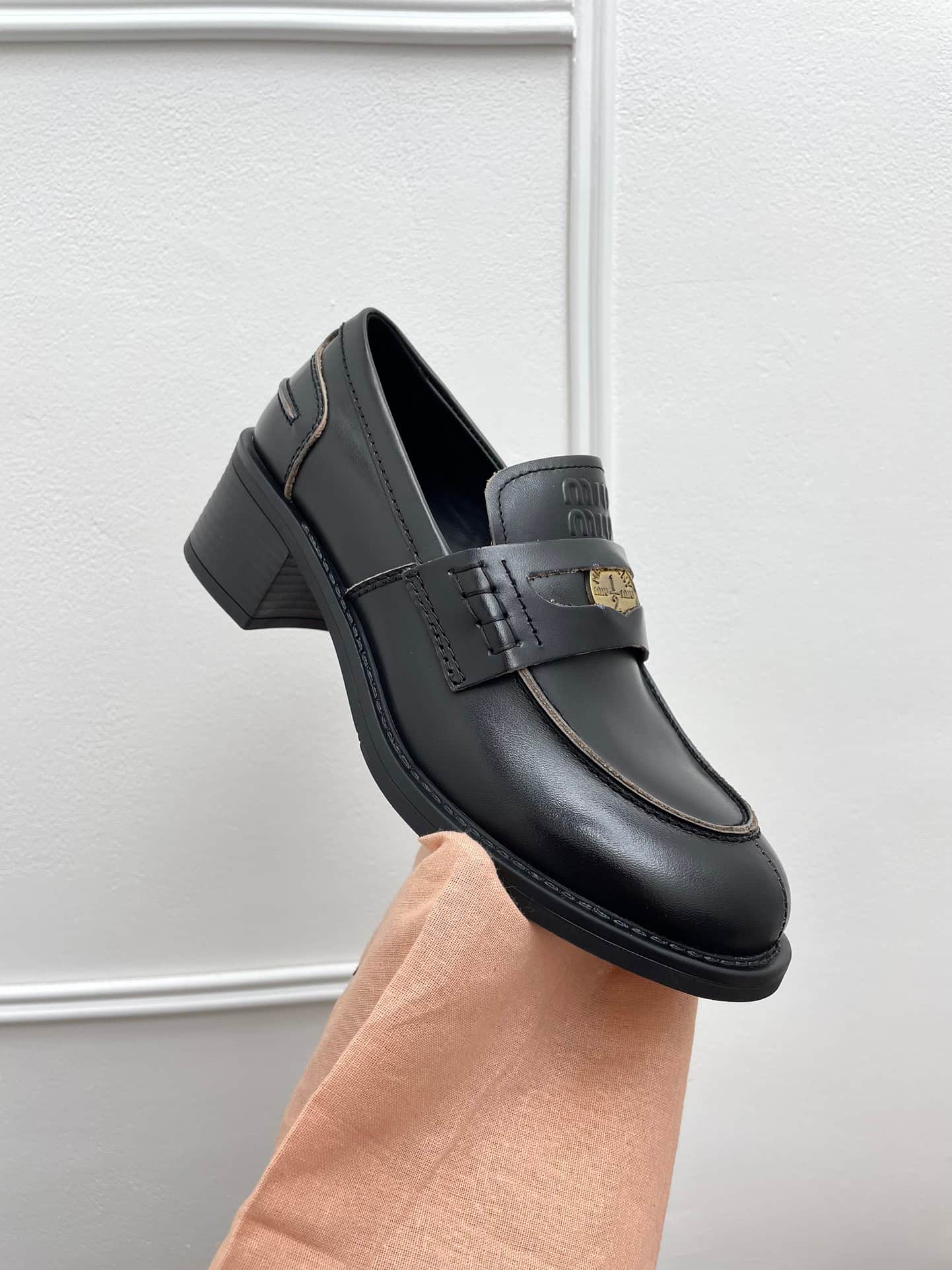 Miu Miu plaque Leather Loafer Shoes Women