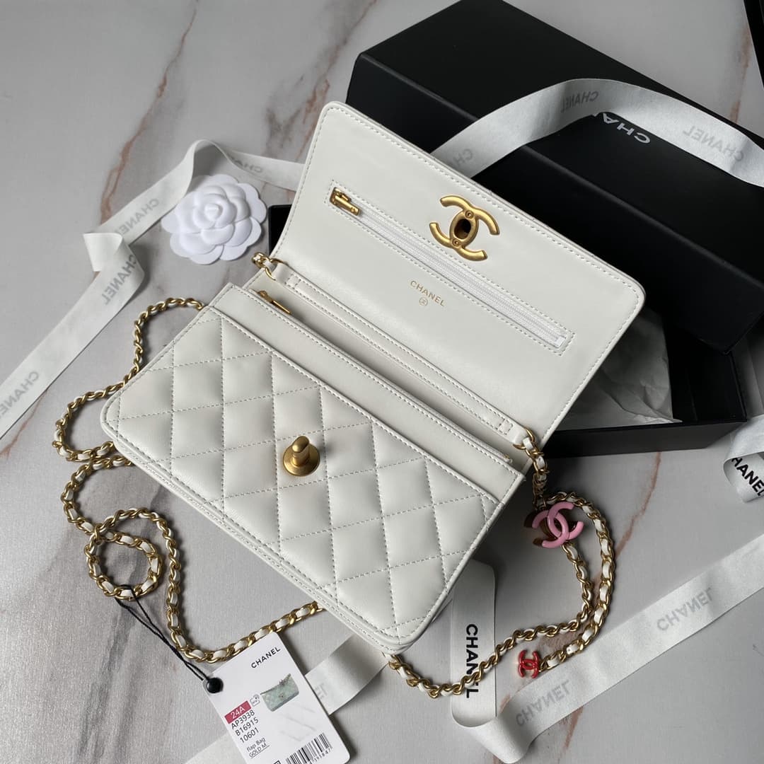 Chanel Wallet On Chain Shiny Lambskin & Gold Tone Metal White A
