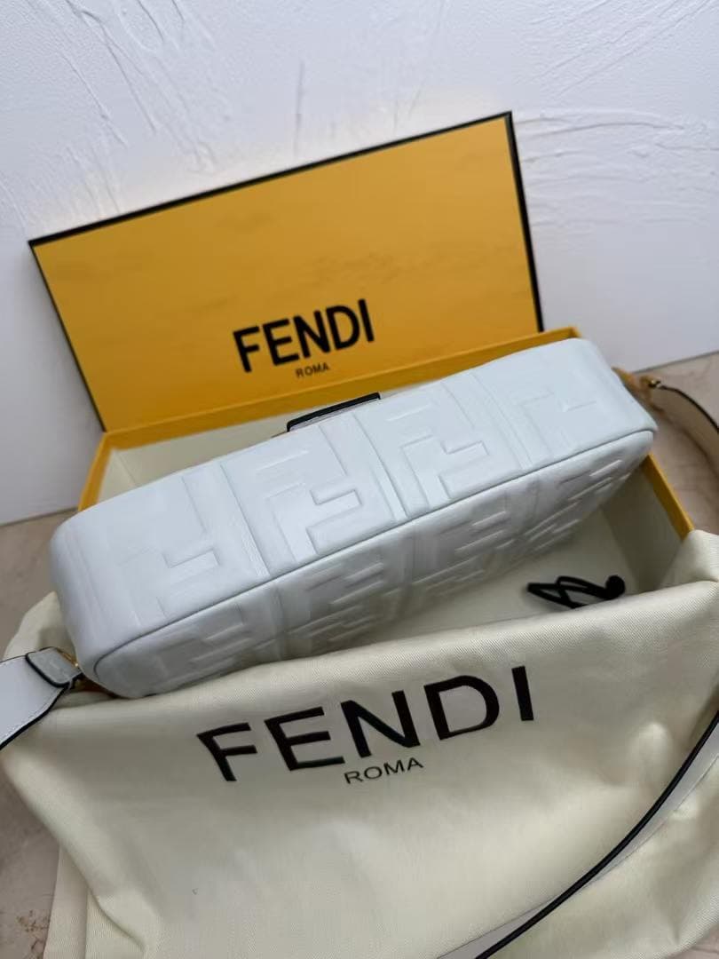 Fendi BAGUETTE leather bag White High