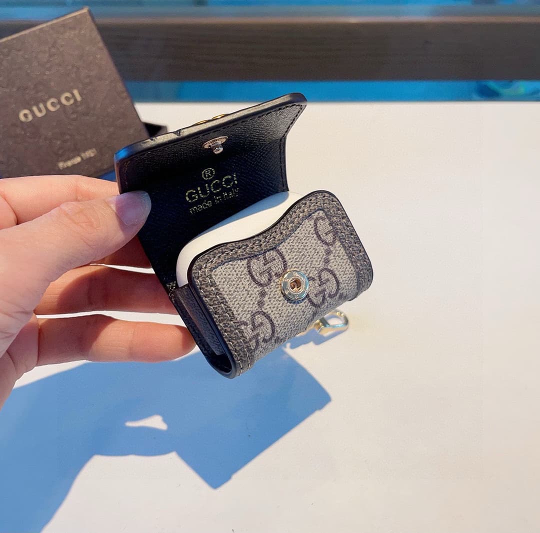 Gucci Ophidia GG Supreme canvas AirPods case