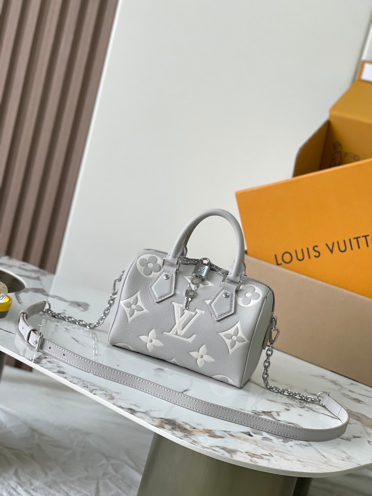 Louis Vuitton Speedy Bandoulière 20 Bicolor Monogram Empreinte Leather M14207 Gray/Quartz TOP
