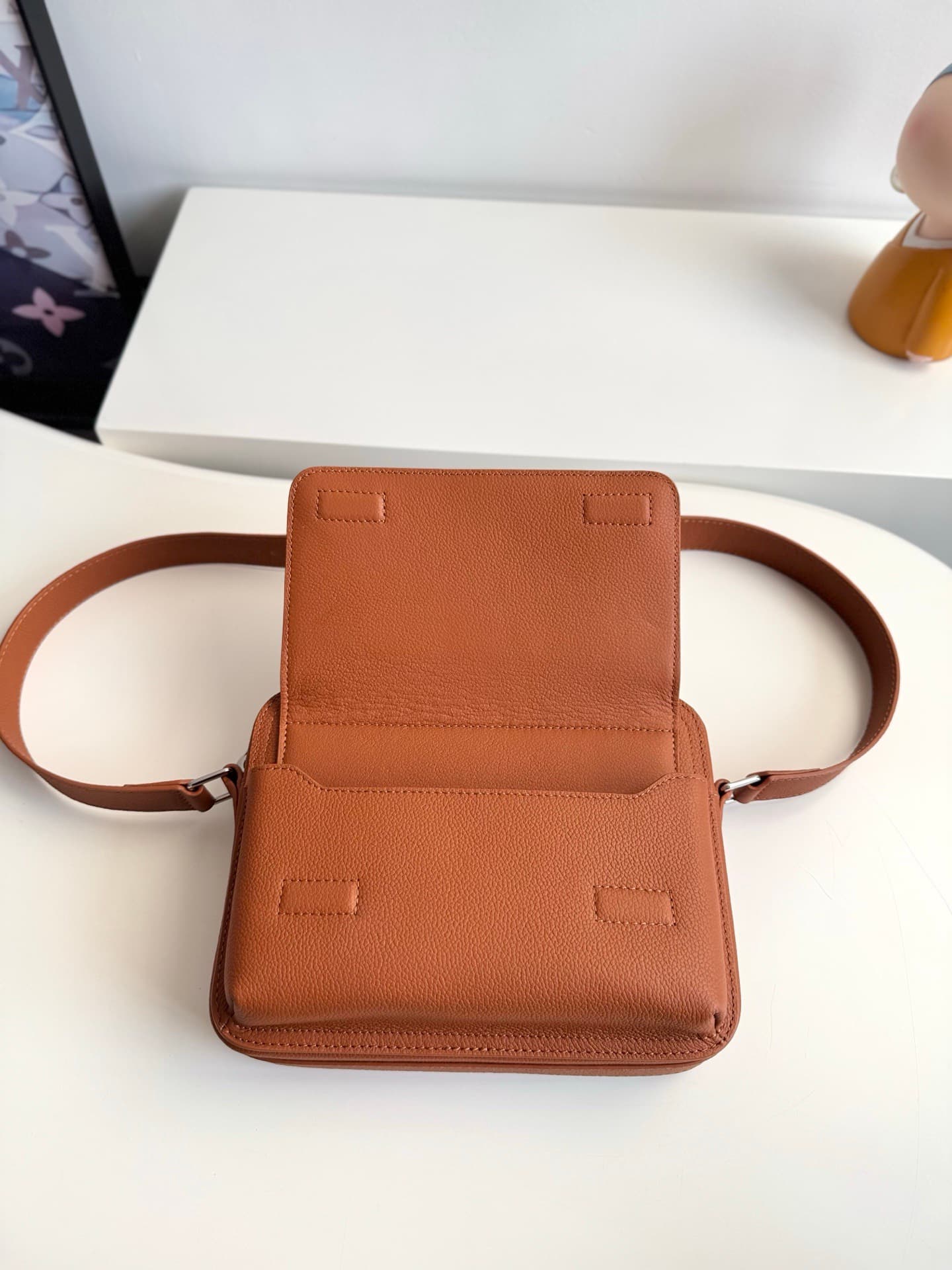 Louis Vuitton Boarding Messenger M25981 Tan High