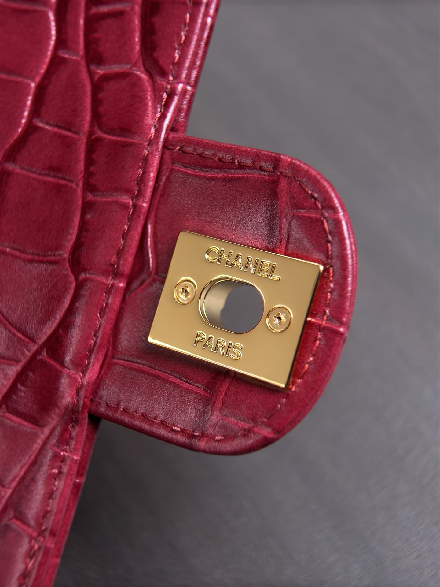 Chanel Flap Bag crocodile-embossed calfskin& Gold-Tone Metal Red AS6340 A