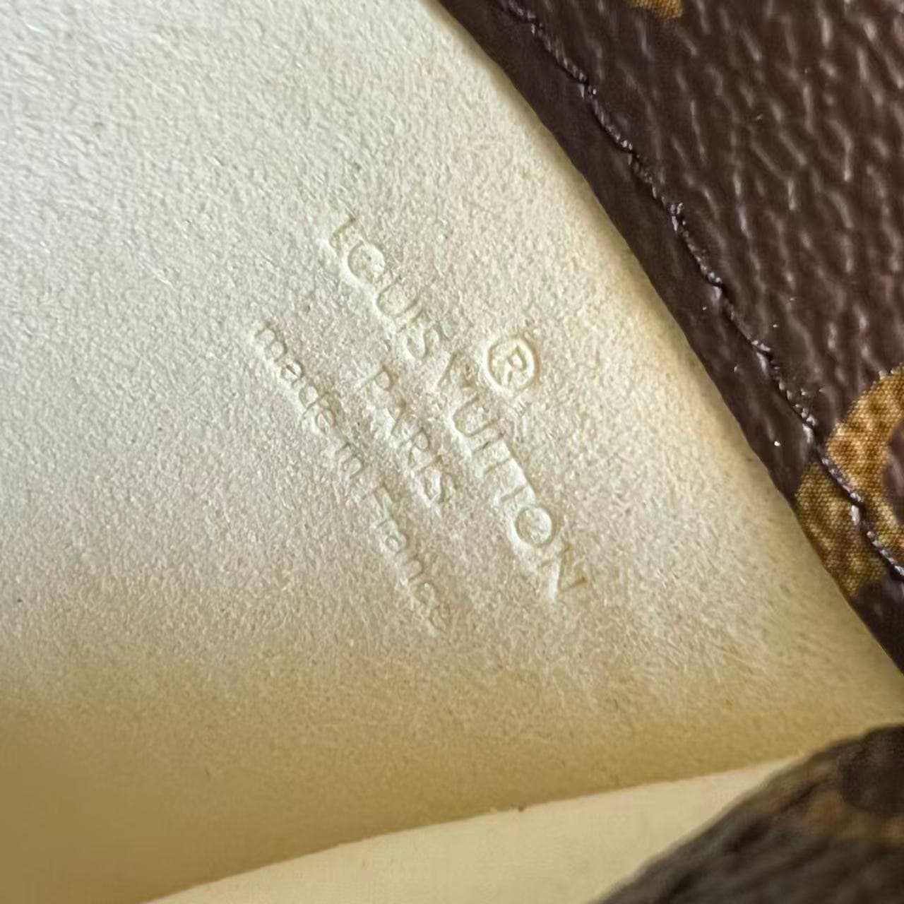 Louis Vuitton GLASSES CASE Monogram Canvas High