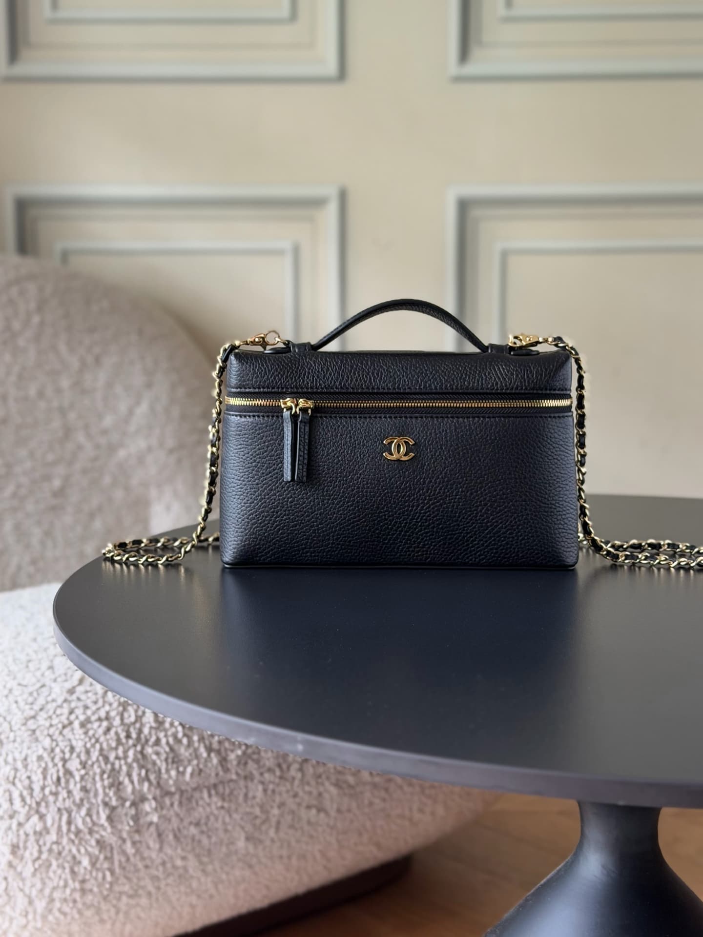Chanel Large Vanity with chain Grained Calfskin & Gold-Tone Metal Black AS5347 A