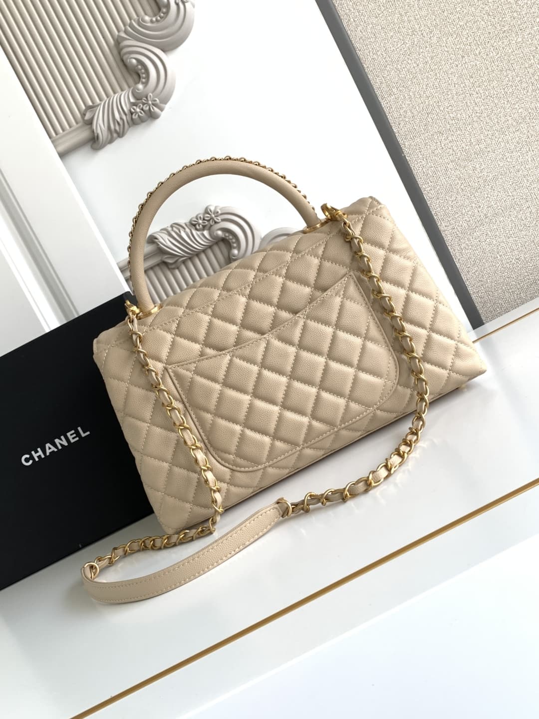 Medium FLAP BAG WITH TOP HANDLE Grained Calfskin A92991 Beige-binding Gold Metal A
