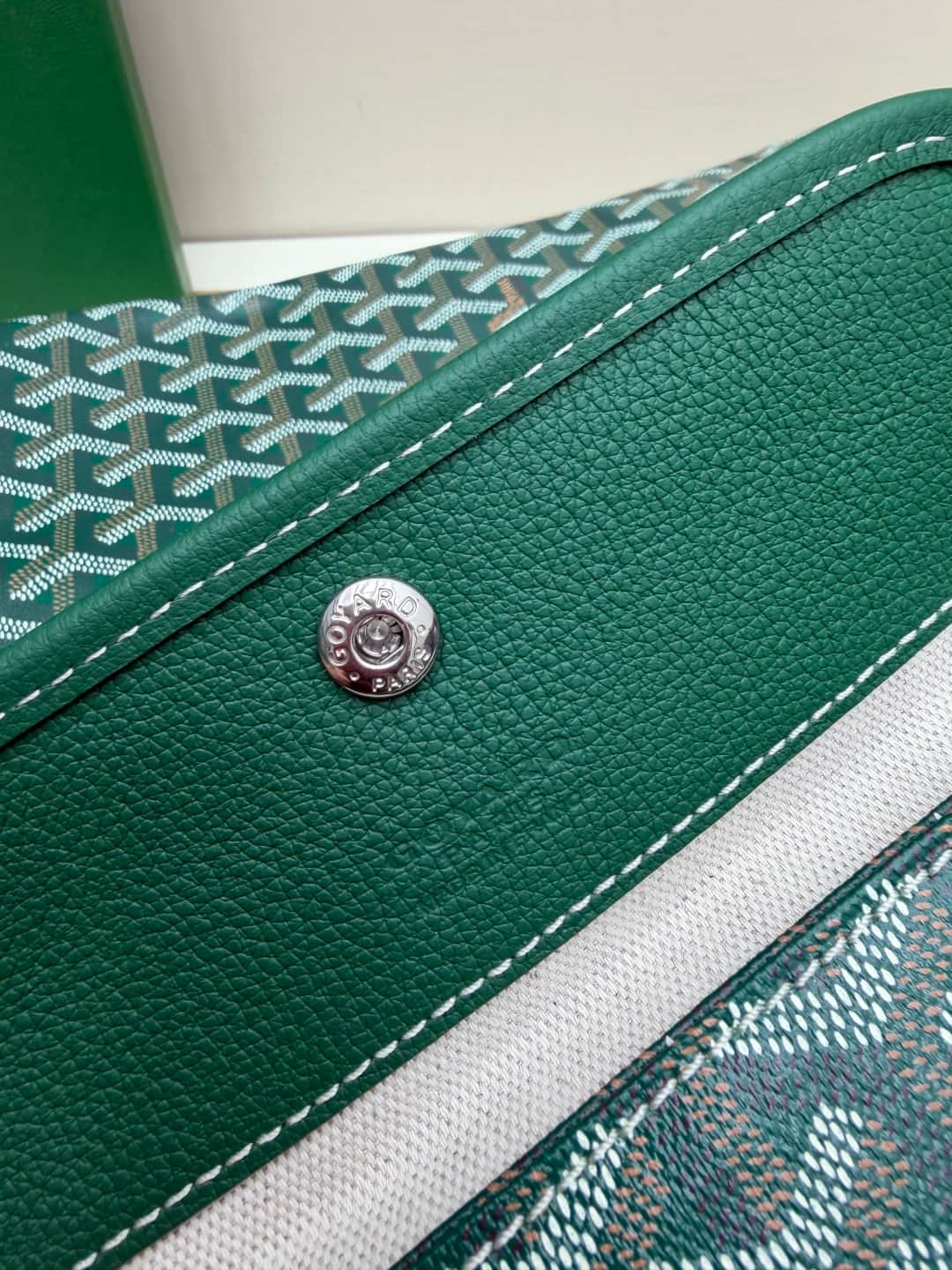 Goyard Bohème Green Hobo Bag Chevron Canvas and  White Painted Mascot High