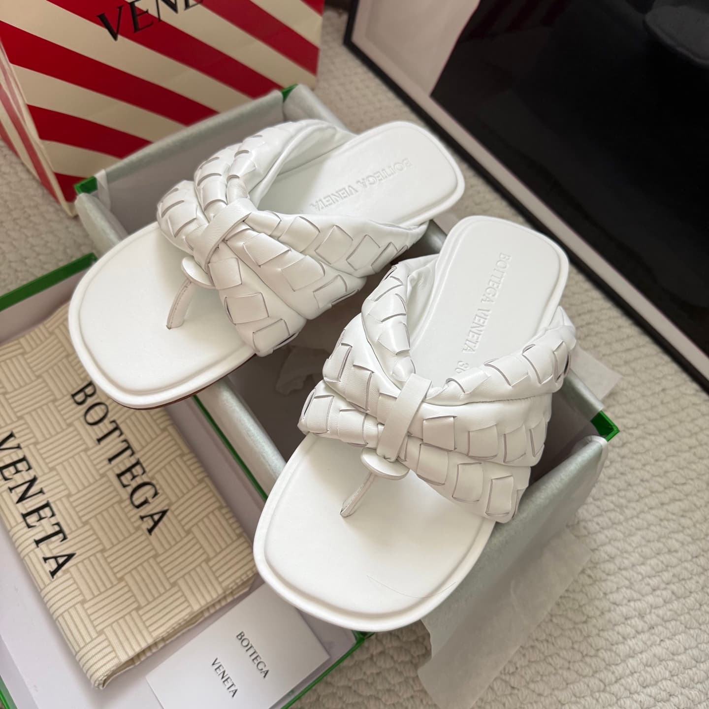 Bottega Veneta Salsa Flat Thong Sandals Women Men
