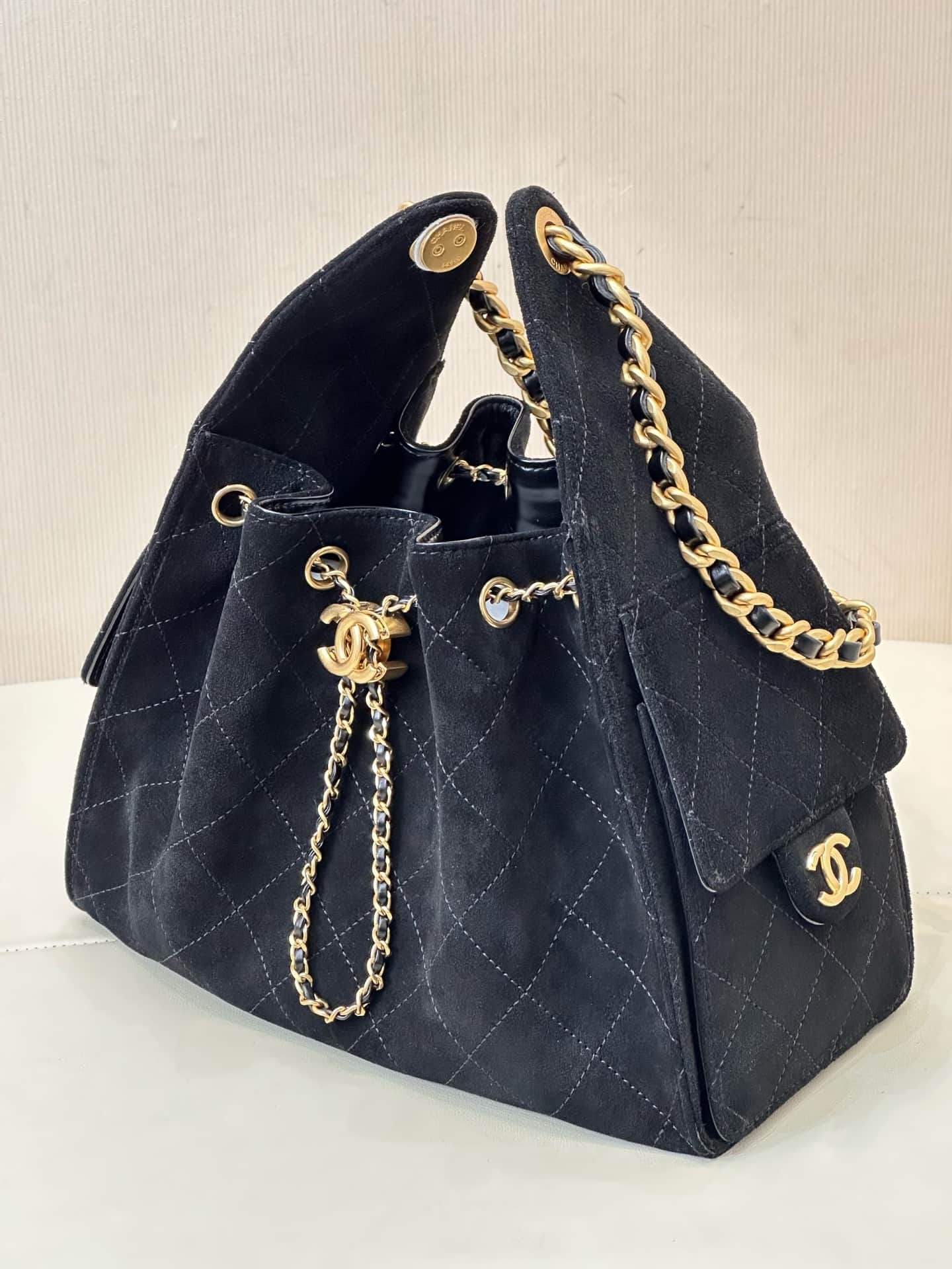 Chanel 25 Small Hobo handbag AS5293 Suede &Gold-tone Metal Black TOP