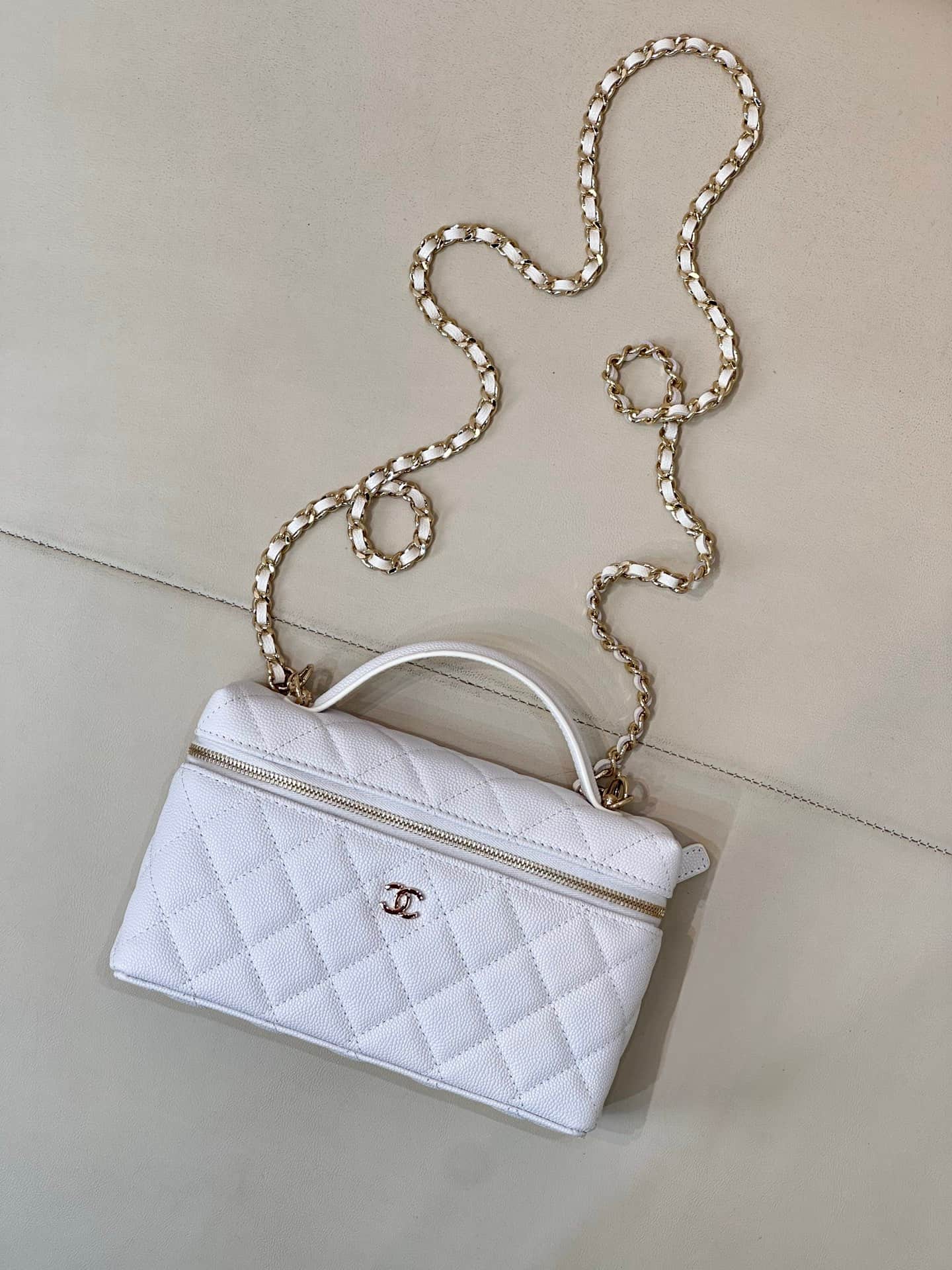 Chanel Classic Vanity with Chain Grained Calfskin & Gold-Tone Metal White AP4385 TOP