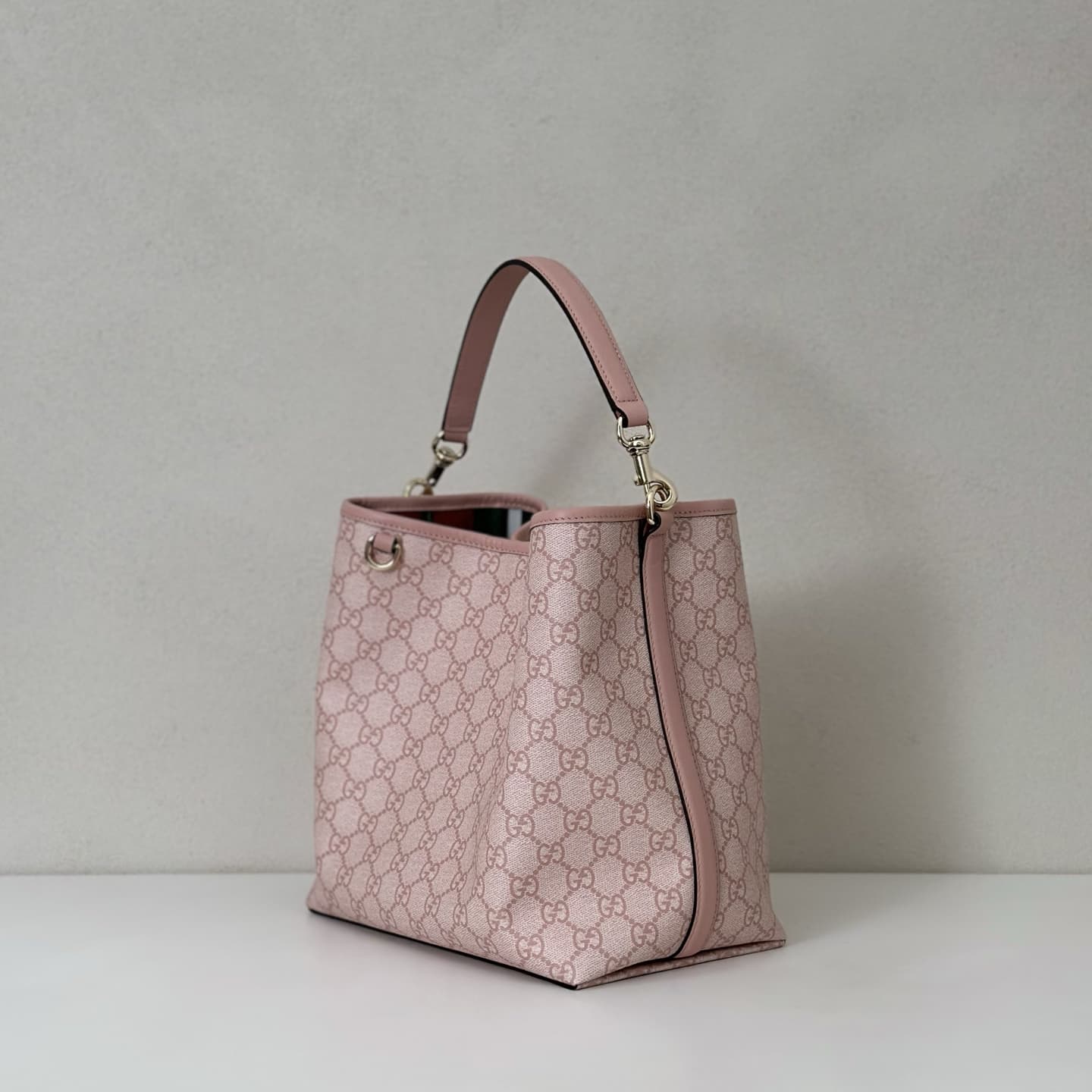 Gucci GG Emblem medium bucket bag 815103 High