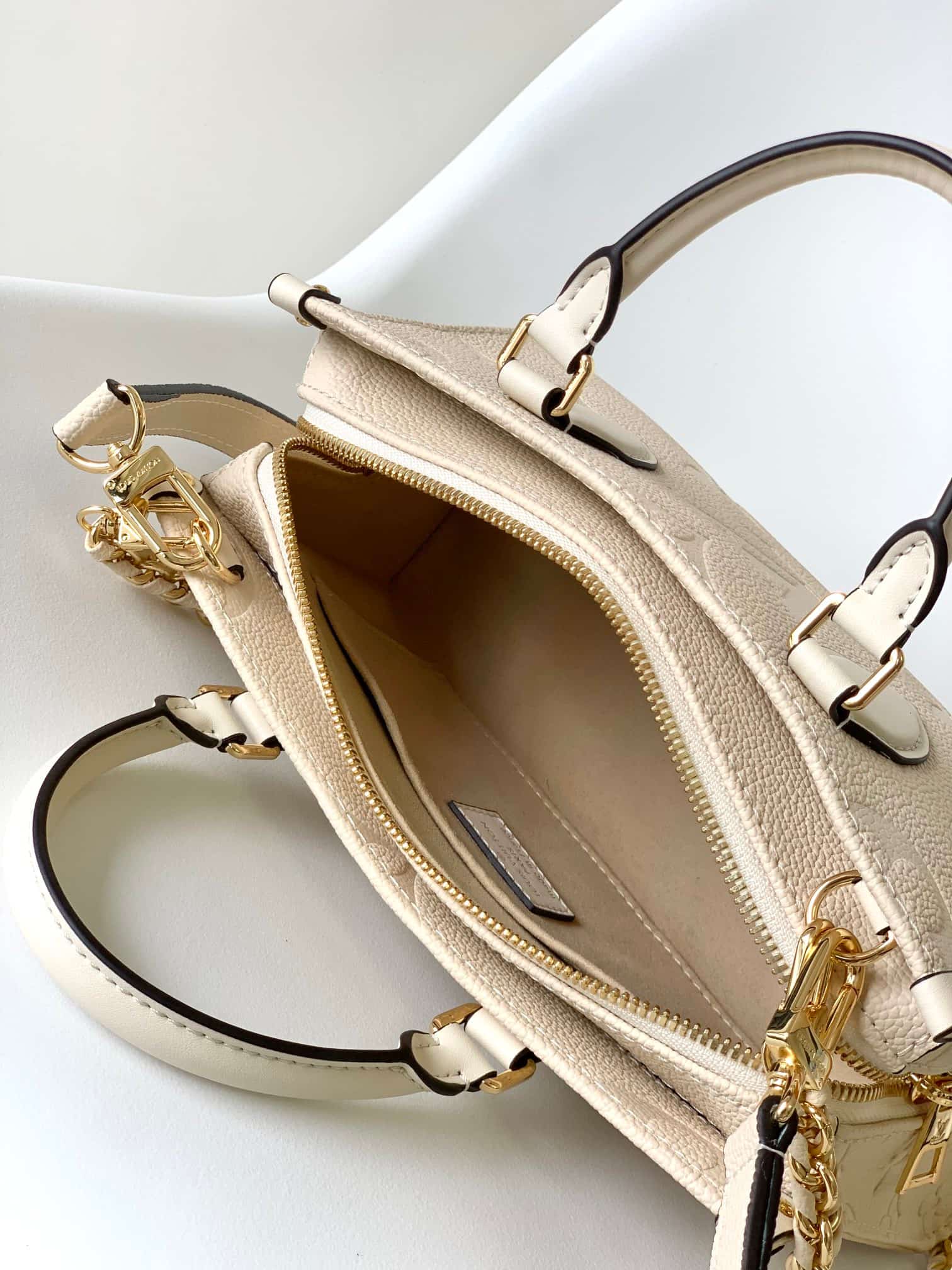 Louis Vuitton OnTheGo East West Monogram Empreinte Leather M23698 High