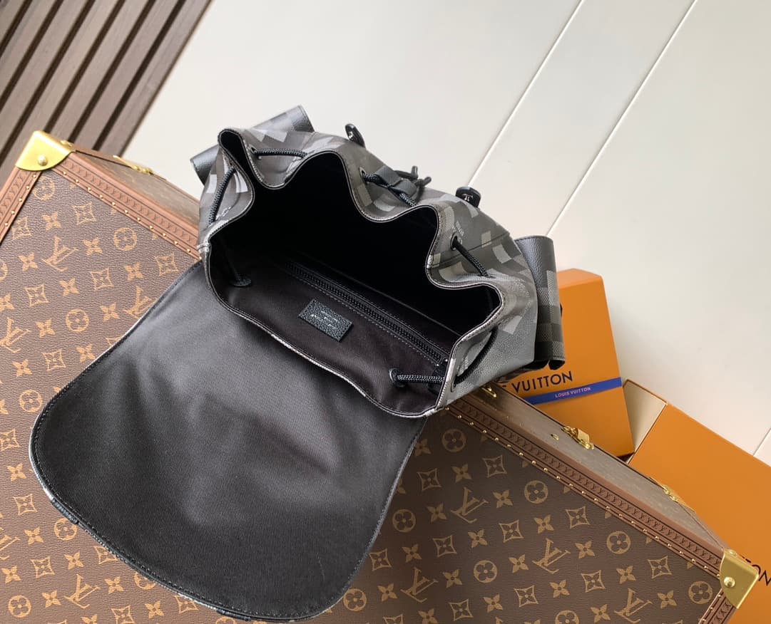 Louis Vuitton Christopher MM Damoflage Black coated canvas M14952 High