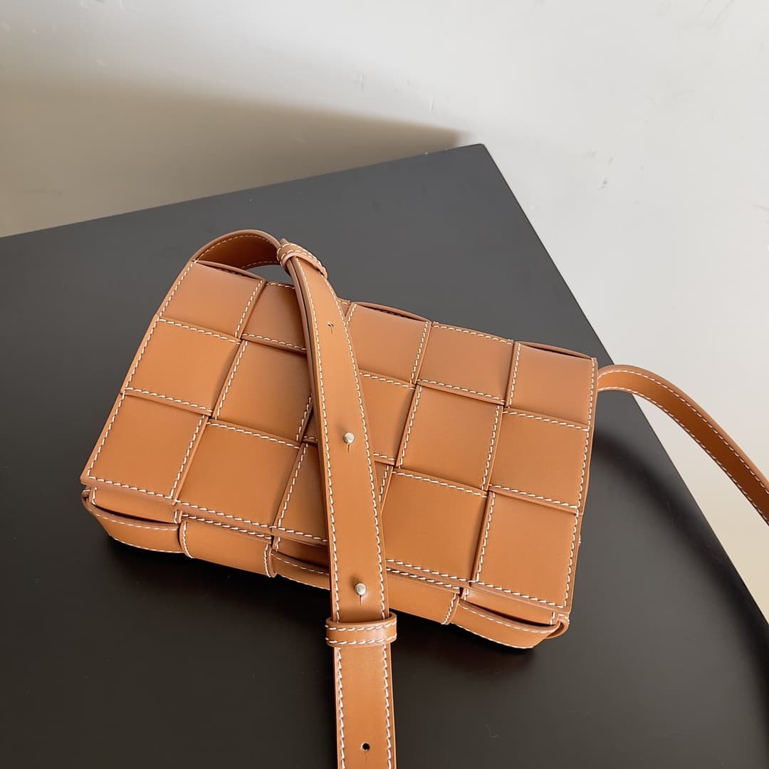 BV CASSETTE BAG Lambskin Top