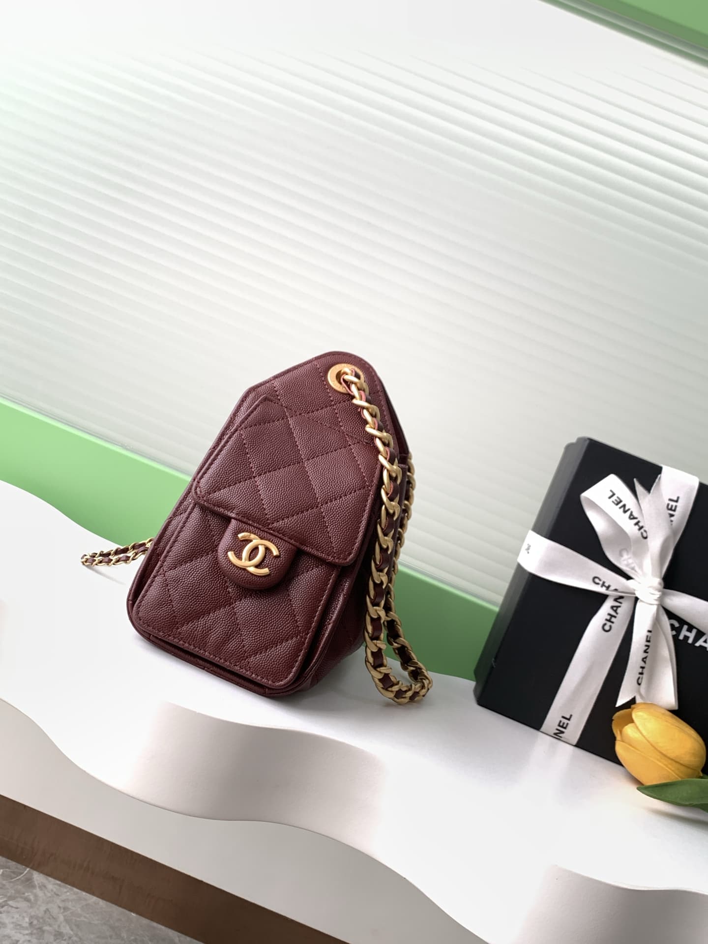 Chanel 25 Mini Hobo handbag AS5631 Grained calfskin & gold-tone metal Burgundy A
