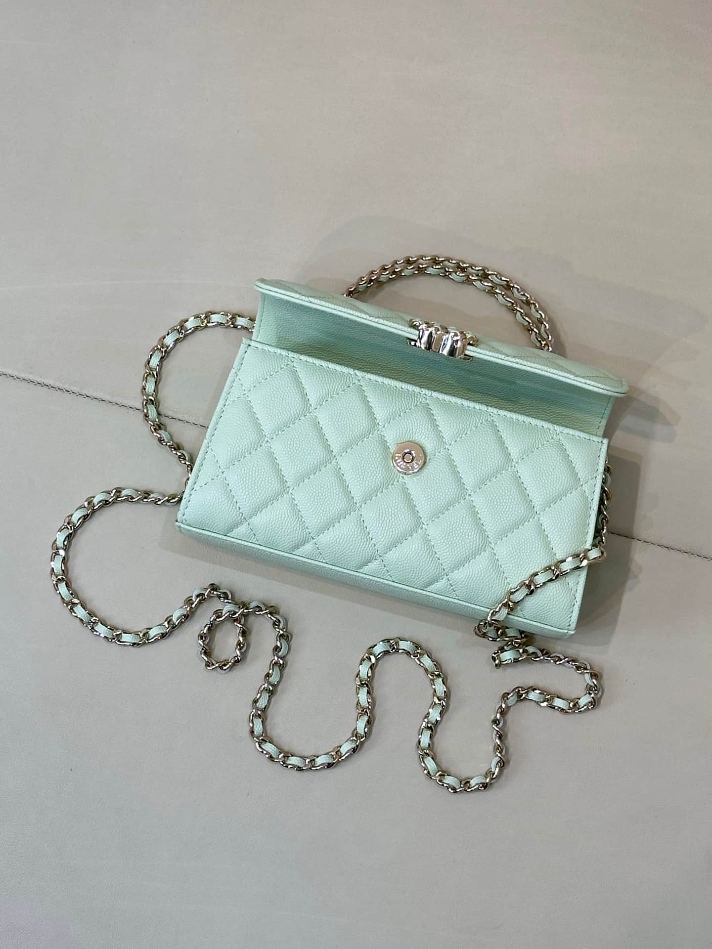 Chanel Clutch with chain Grained Calfskin&Gold-Tone Metal Green AP3238 TOP