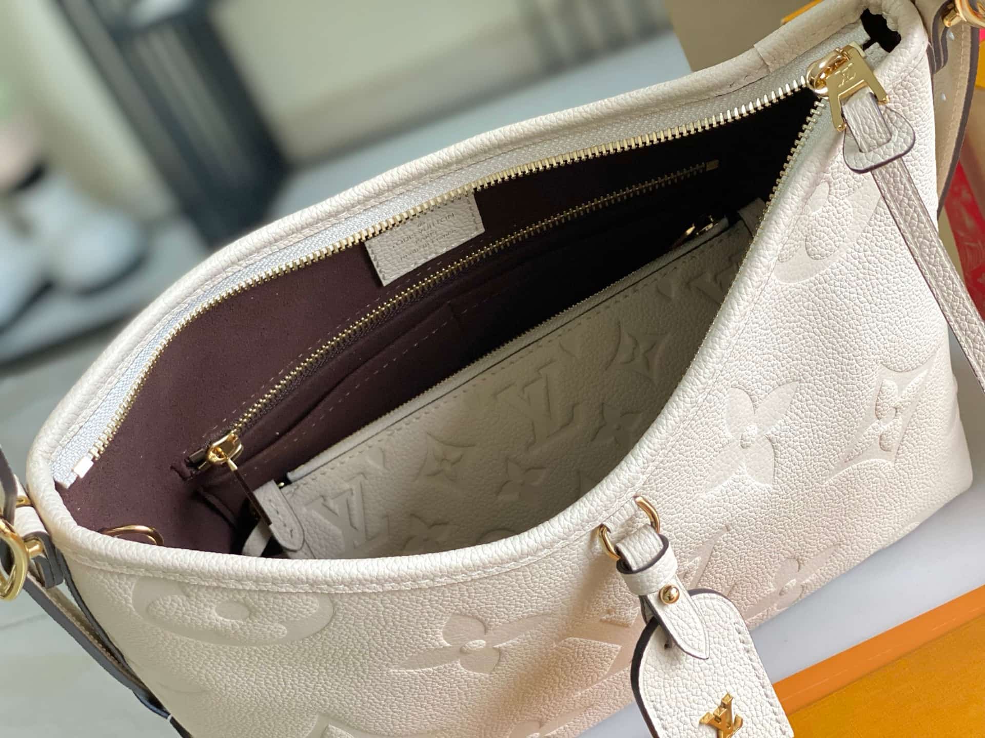 Louis Vuitton CARRYALL PM Crème Beige Embossed supple grained cowhide leather M46293 TOP