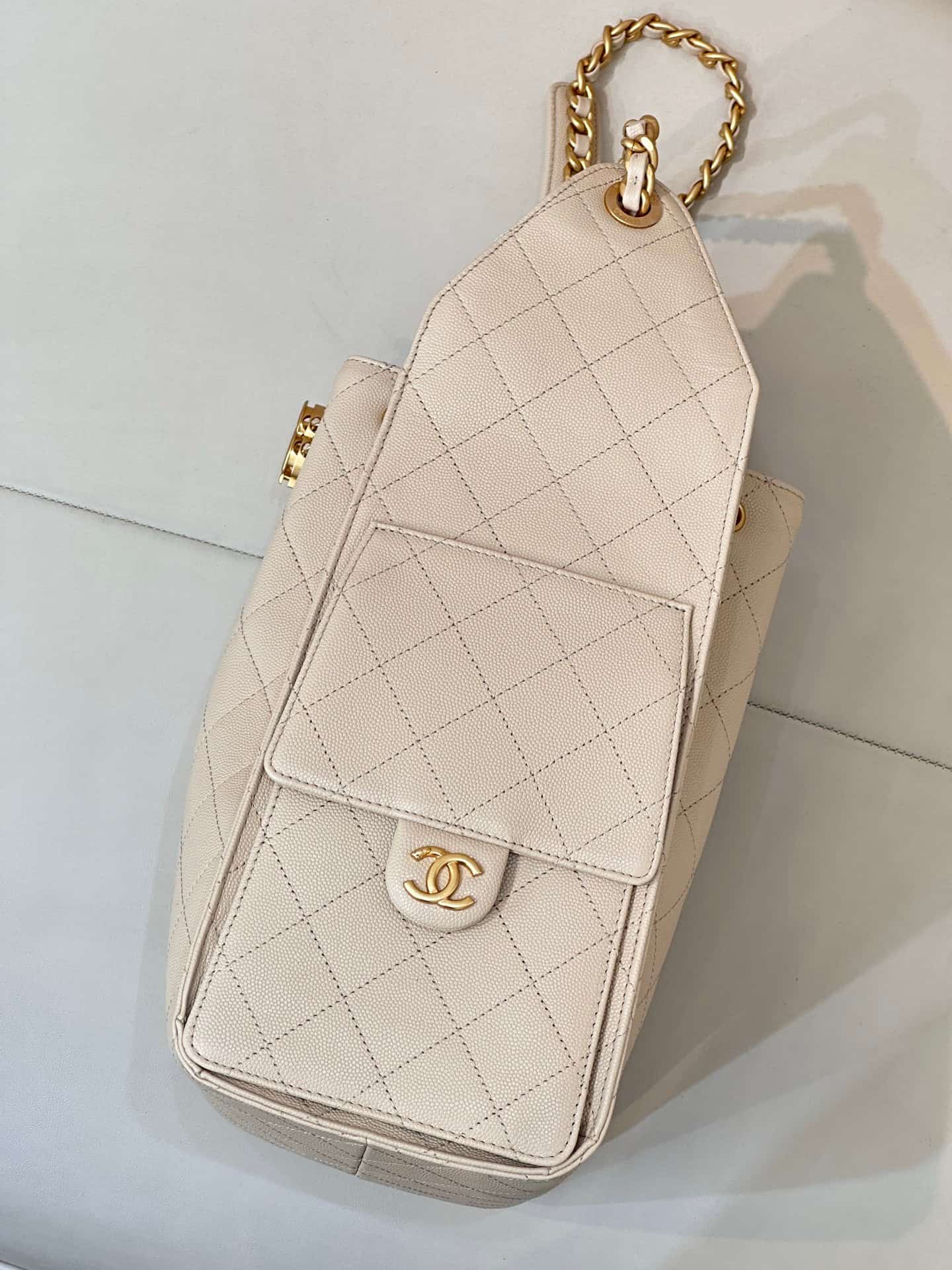 Chanel 25 Medium Hobo handbag AS5311 Grained Calfskin & Gold-tone Metal Cream TOP