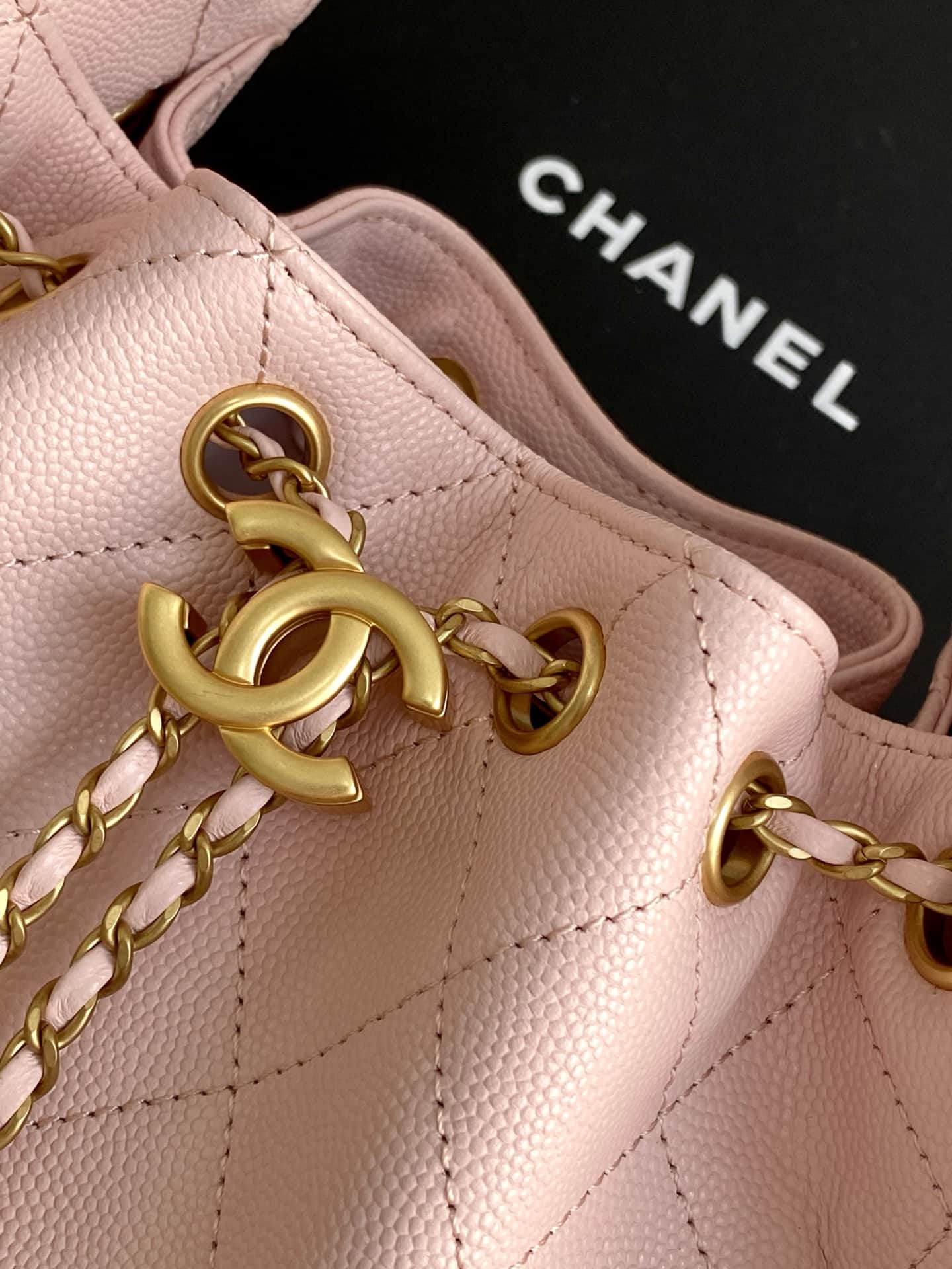 Chanel 25 Mini Hobo handbag AS5631 Grained calfskin & gold-tone metal Pink A