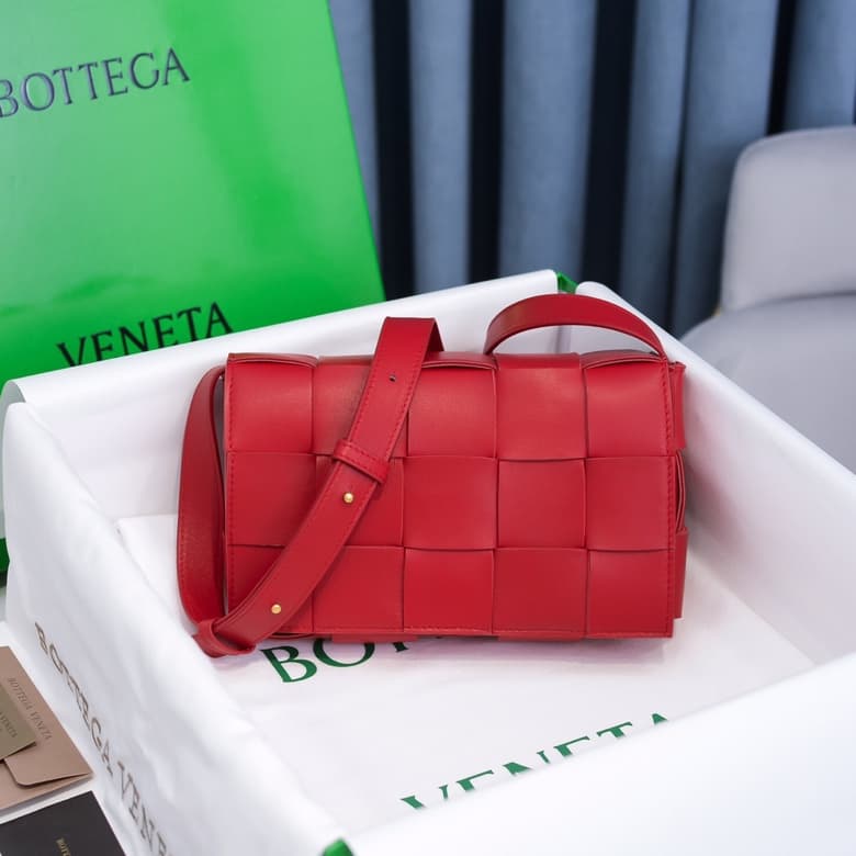BV CASSETTE BAG Lambskin High