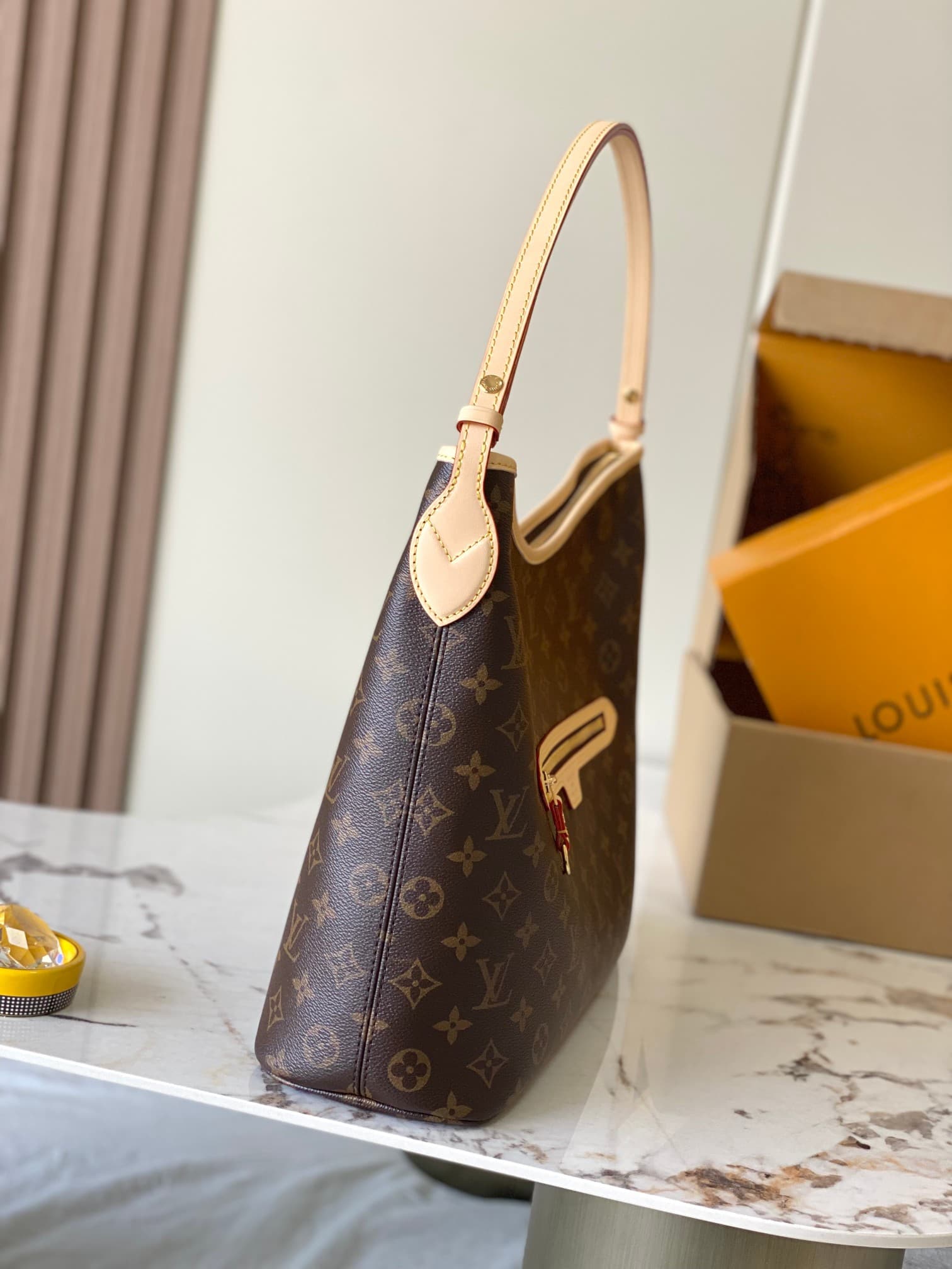 Louis Vuitton Lineup Monogram coated canvas M27335 TOP