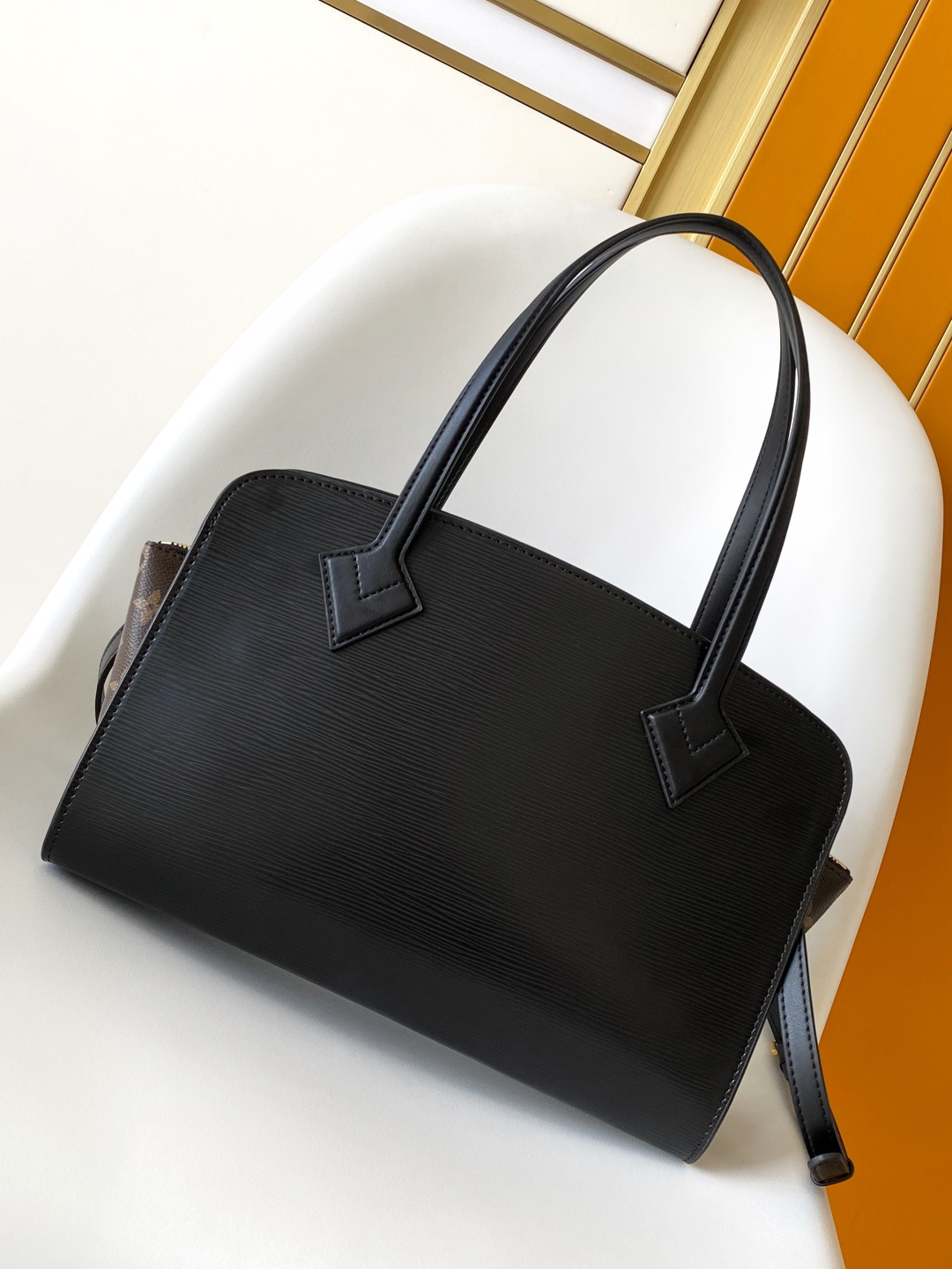 Louis Vuitton Varenne East West Black Epi leather M11791 High