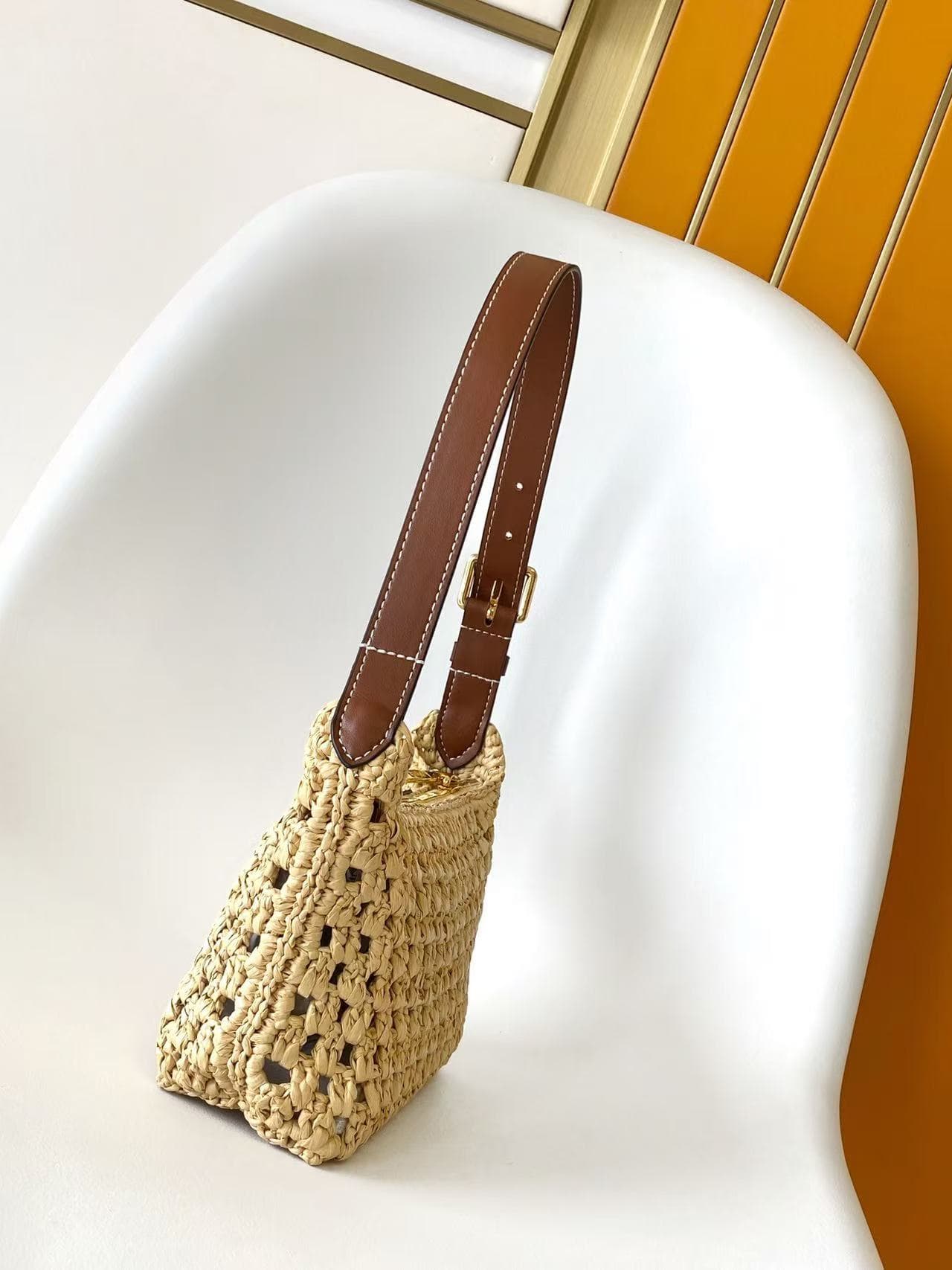 Louis Vuitton Hills Pochette Natural Tan Raffia M14304 High