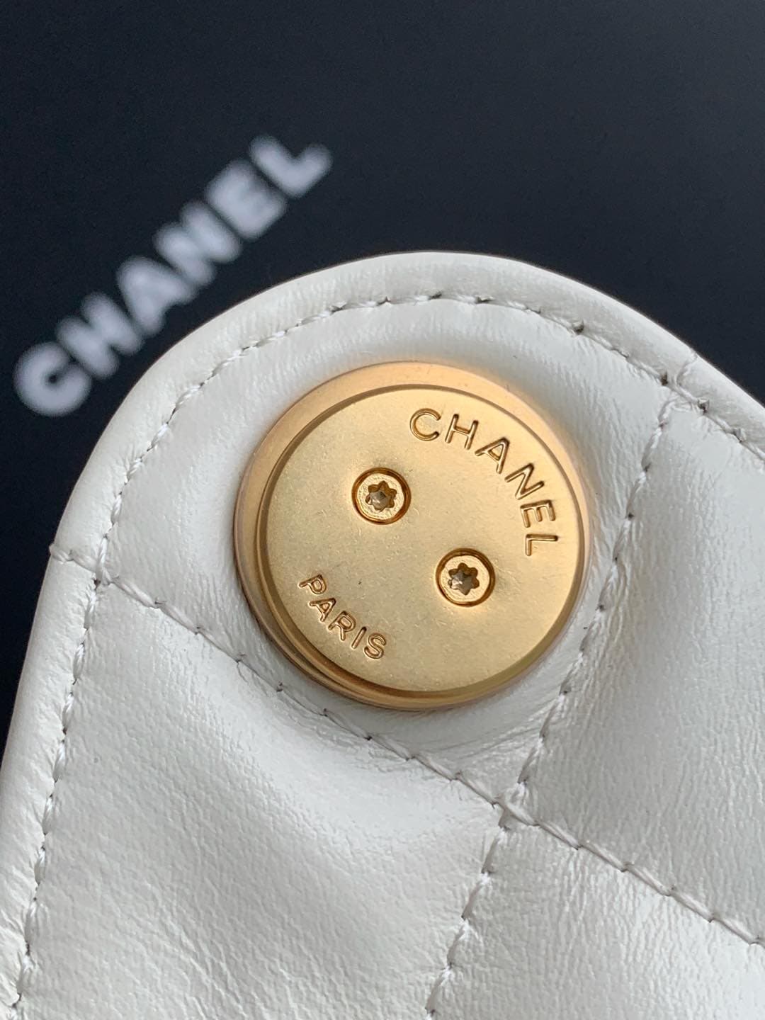 Chanel 25 Medium Hobo Medium handbag AS5311 Shiny Calfskin & Gold-tone Metal White High