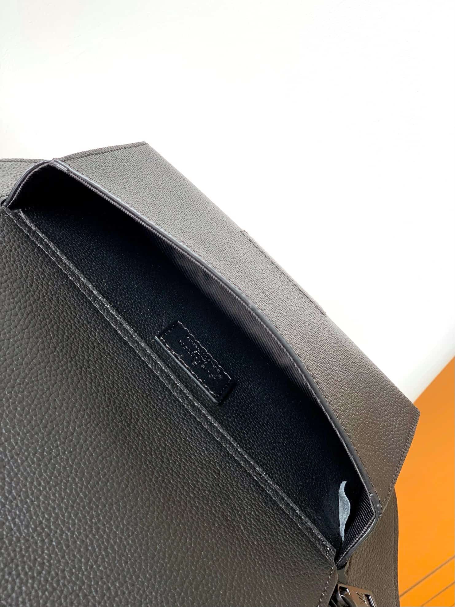 Louis Vuitton Aerogram Takeoff Sling bag Black Cowhide Leather M21364 High