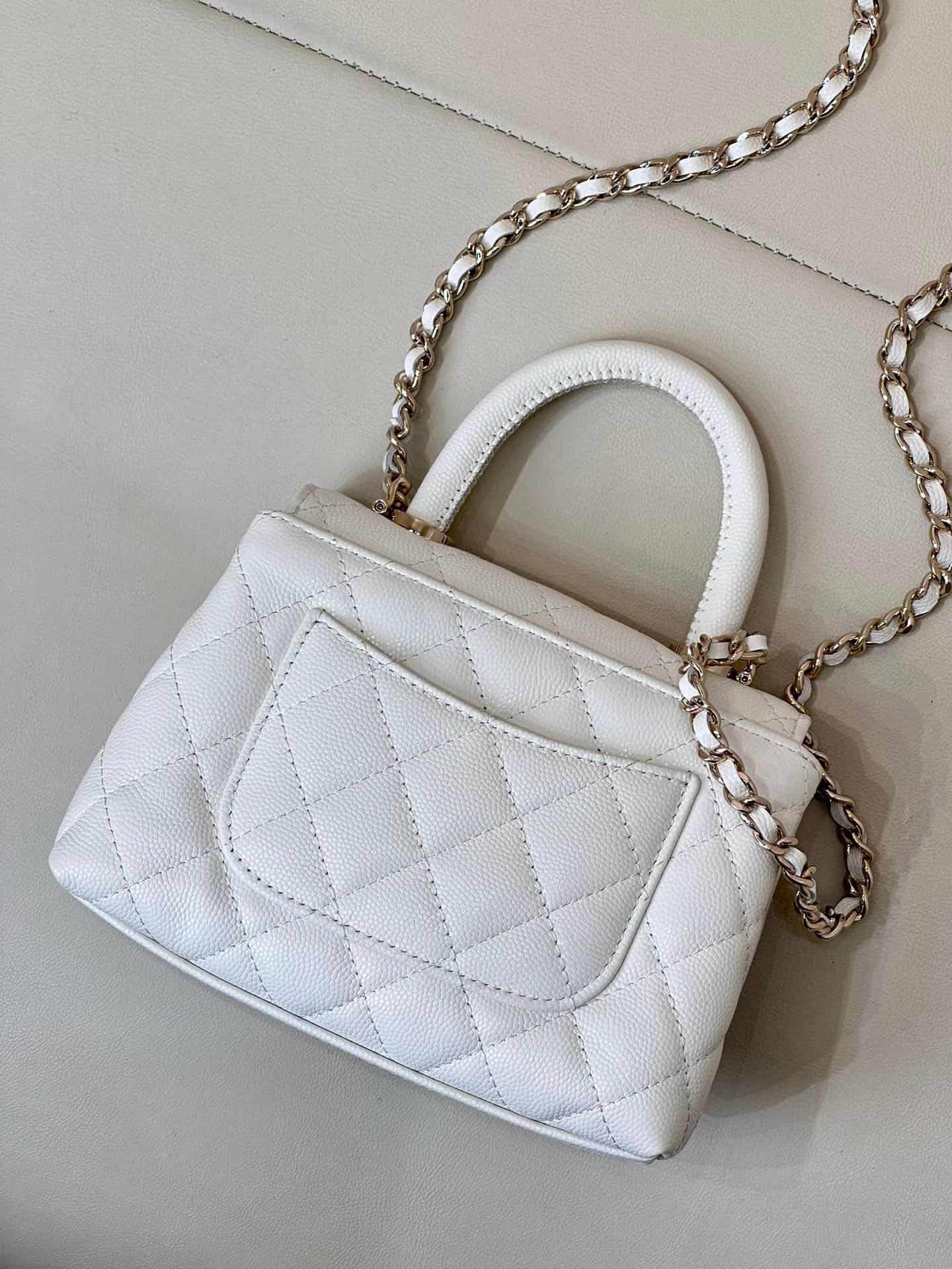 Chanel Clutch with chain Grained Calfskin & Gold-Tone Metal White AP4244 TOP