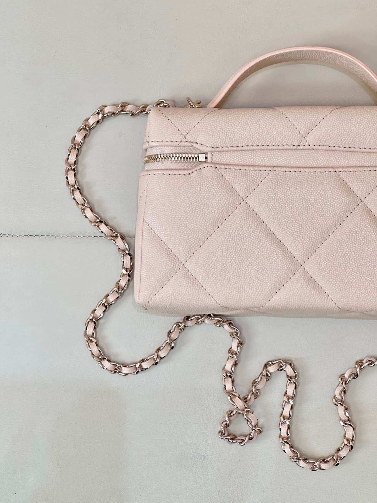 Chanel Vanity with Chain Grained Shiny Calfskin & Gold-Tone Metal Beige AP4936 TOP