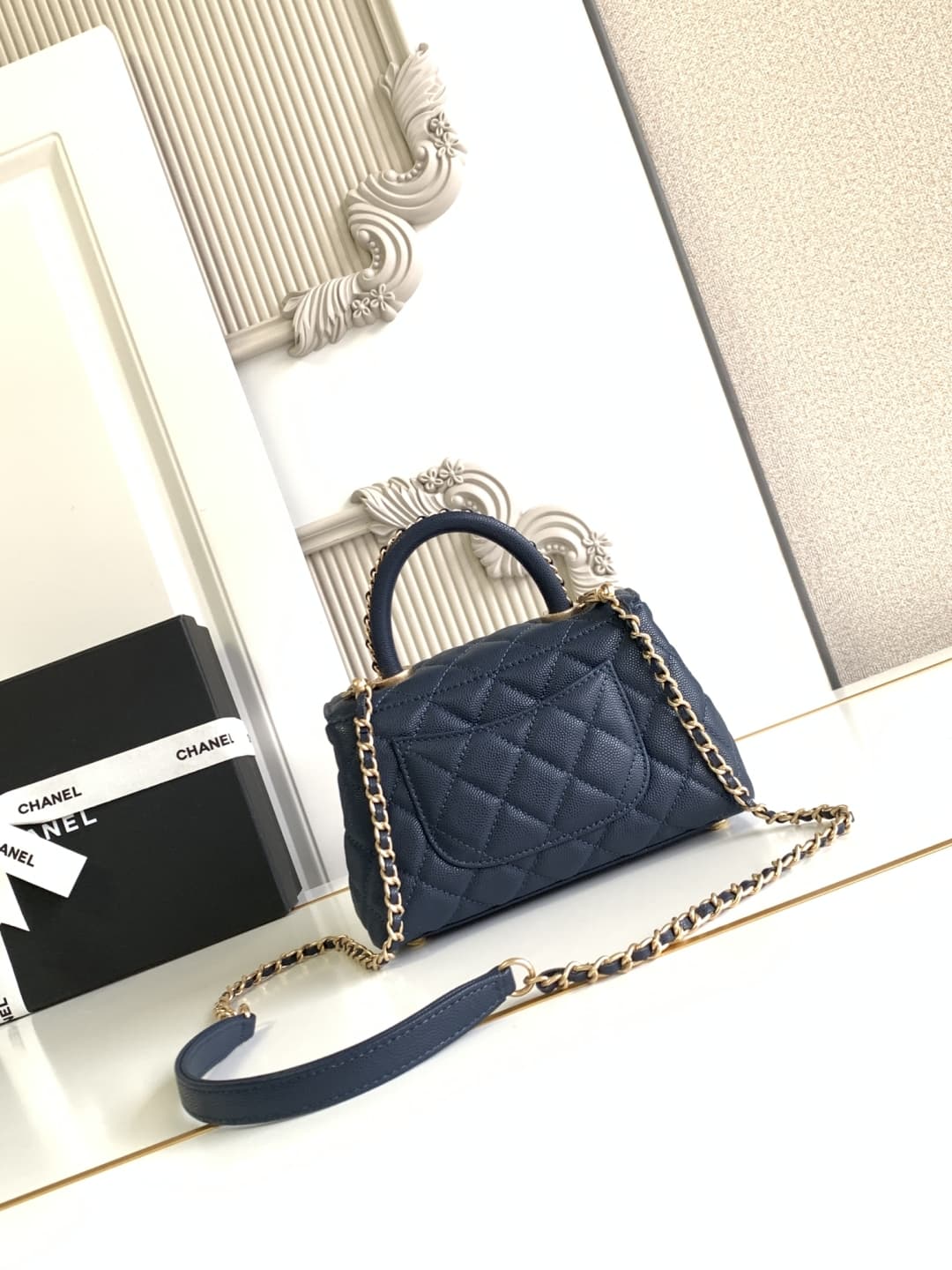MINI FLAP BAG WITH TOP HANDLE AS2215 Grained Calfskin & Gold Metal Navy A