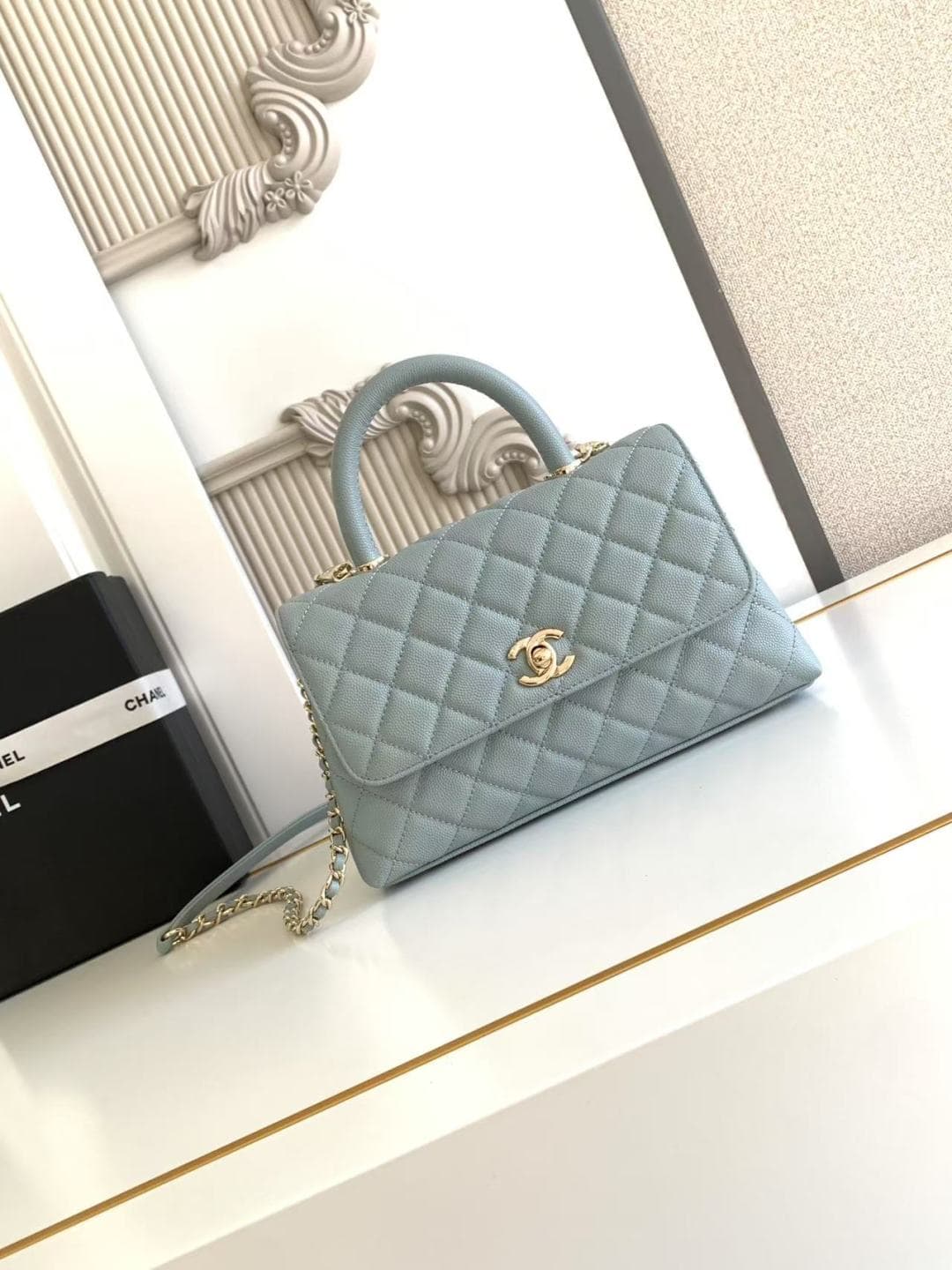 FLAP BAG WITH TOP HANDLE Grained Calfskin & Gold-Tone Metal A92990 Blue Binding A