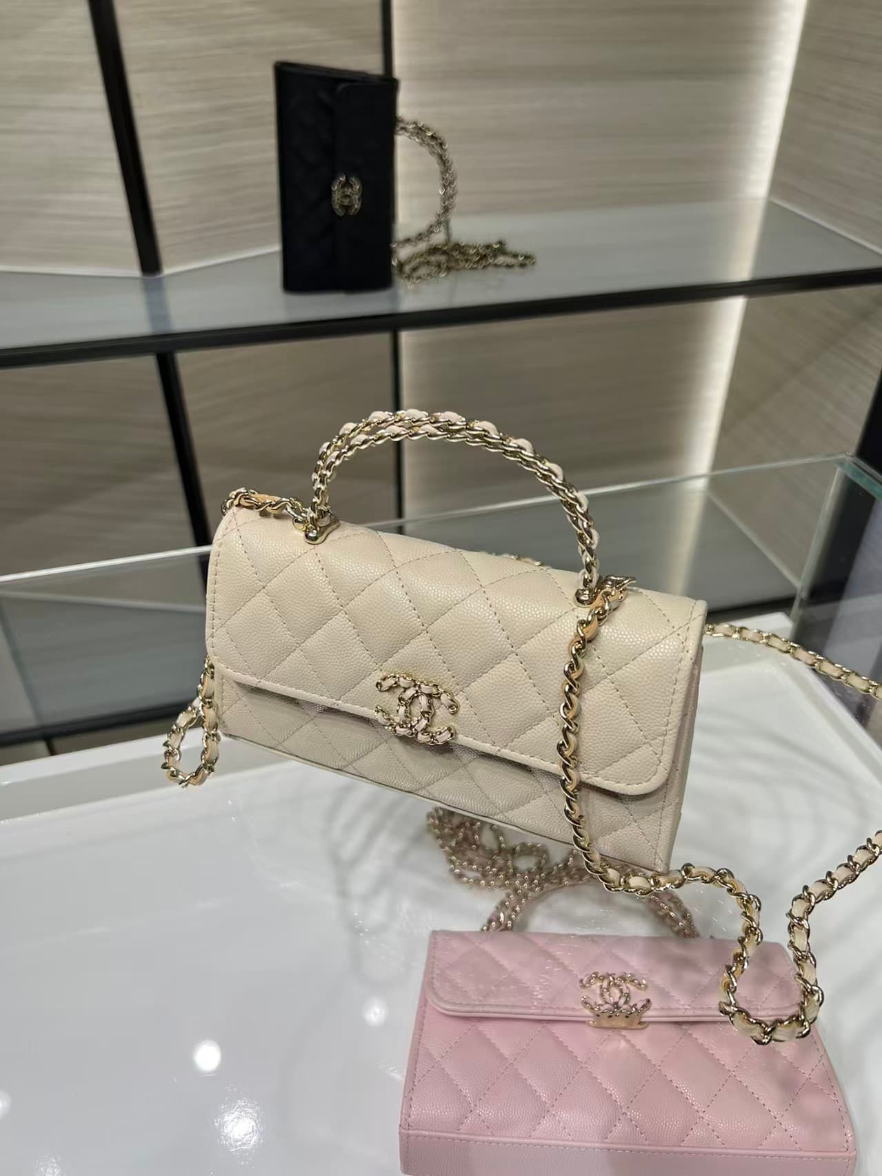 Chanel CLUTCH WITH CHAIN AP3238 Grained Shiny Calfskin & Gold-Tone Metal Beige A