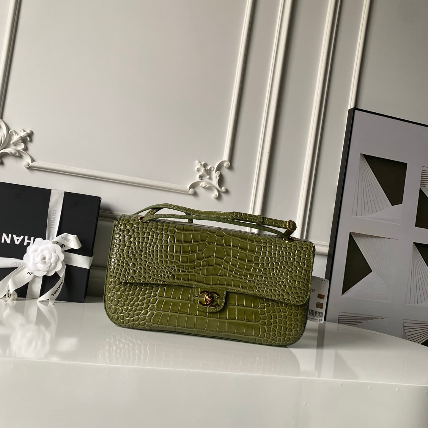 Chanel Maxi Flapbag Crocodile Embossed Calfskin& Gold-Tone Metal Green AS6231 A