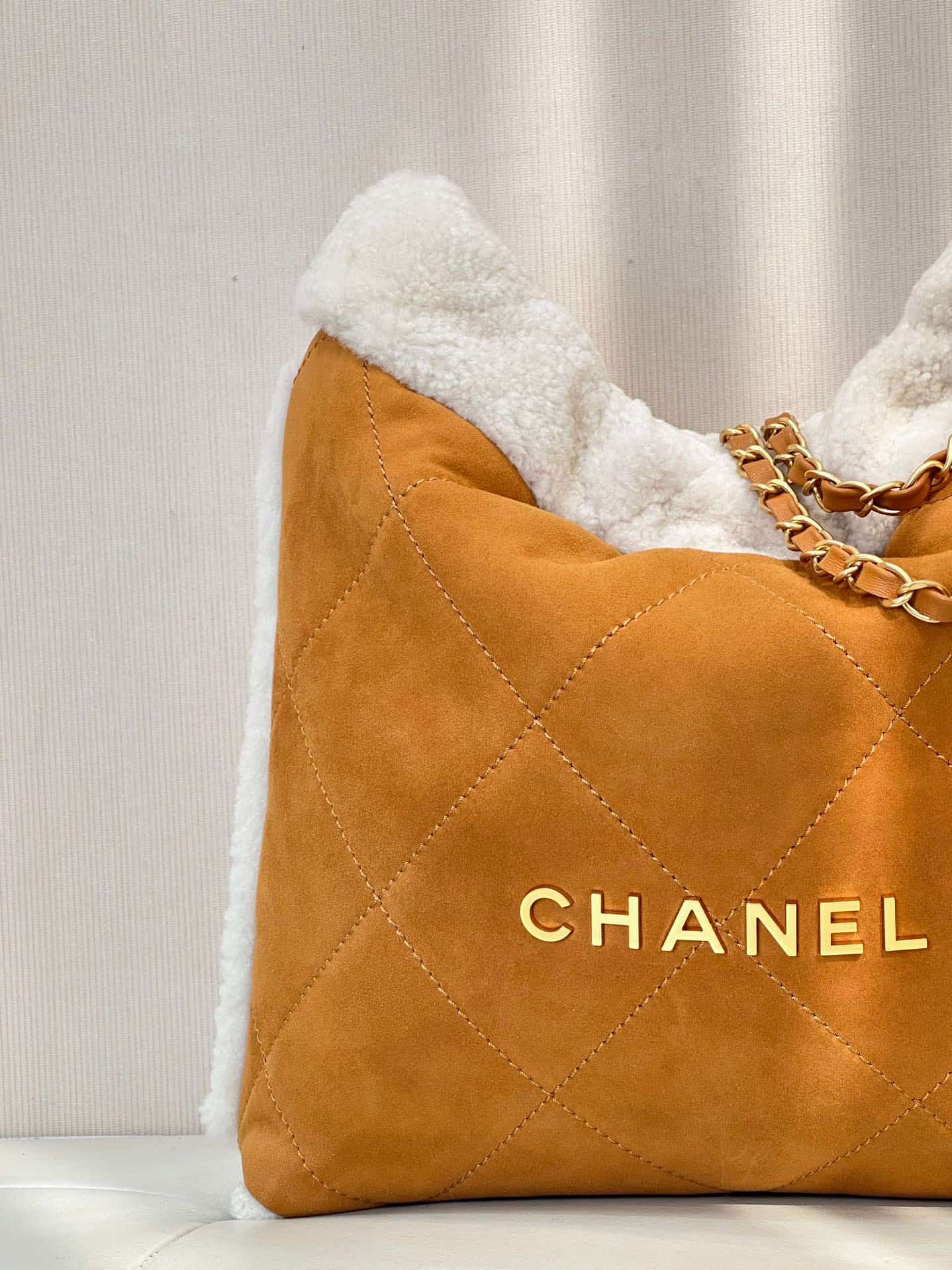 Chanel 22 Small handbag Quilted Lambskin Suede& Gold-tone metal AS3260 Beige with White TOP