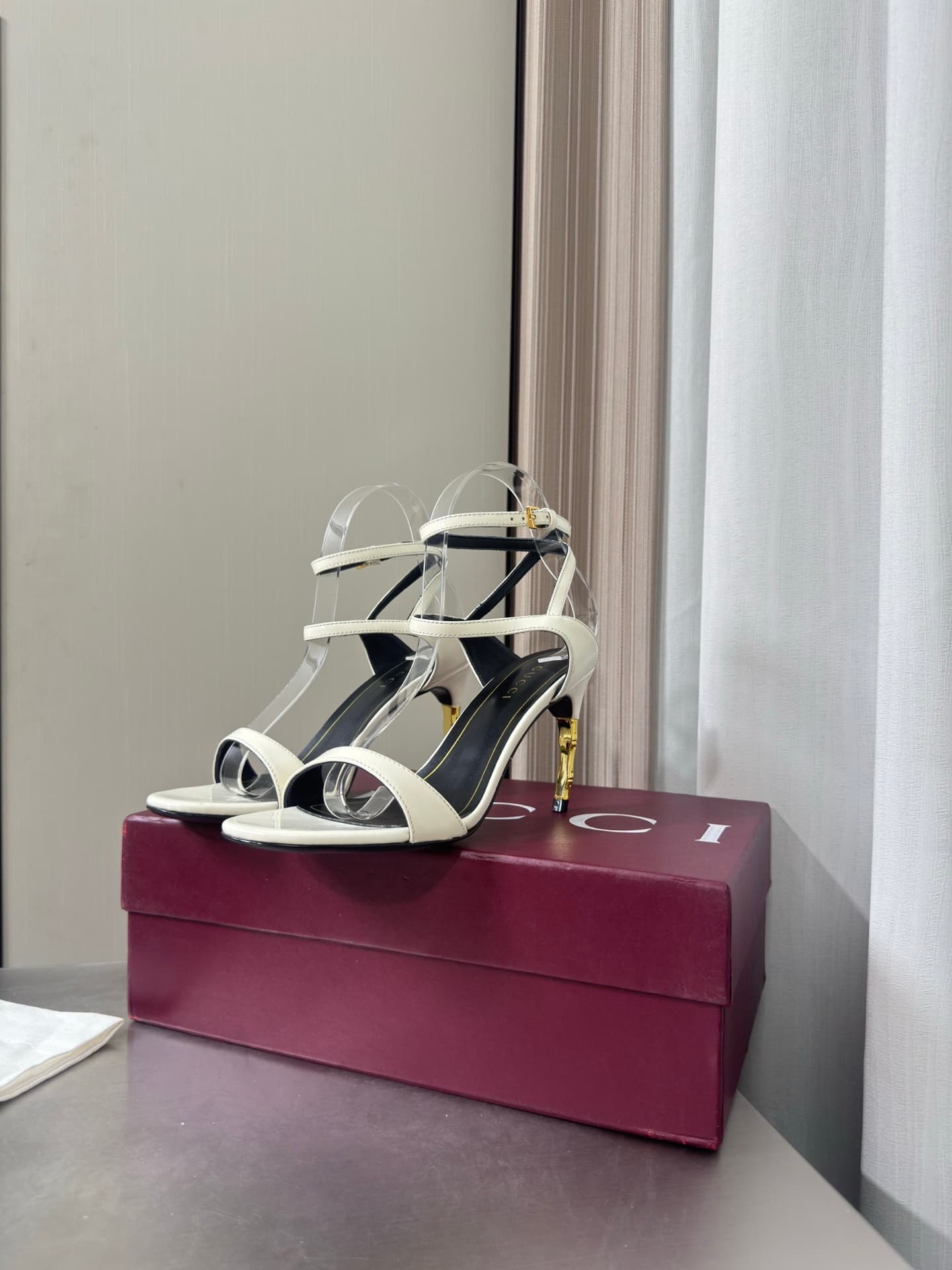 Gucci Patent Leather Strappy Sandal Shoes Women